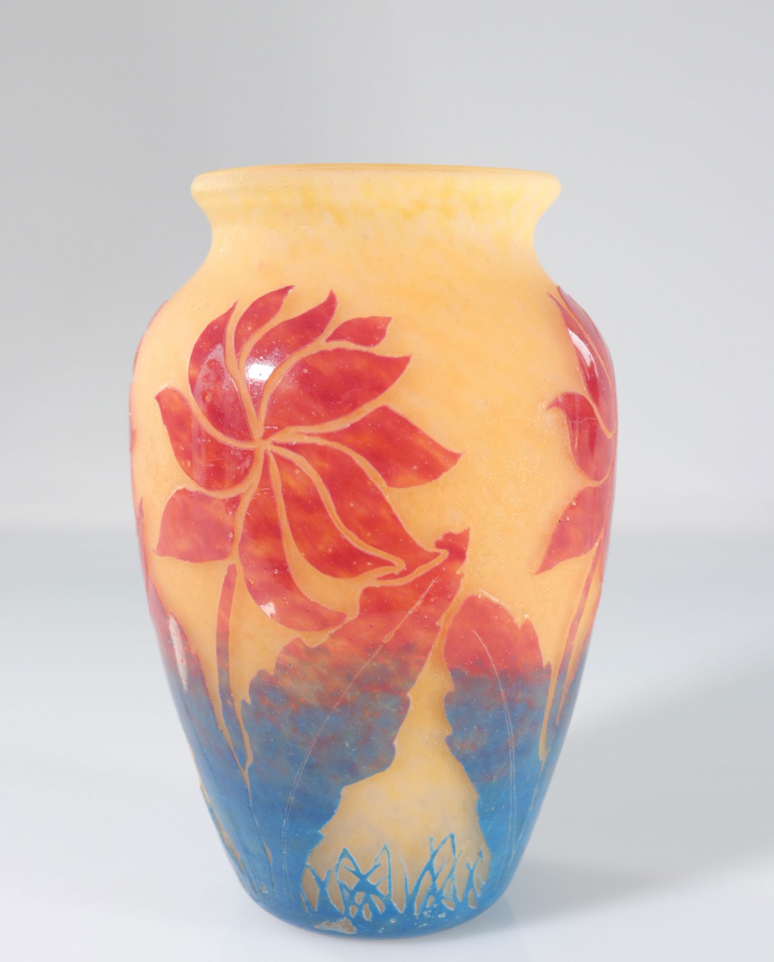 Art-Deco DEGUE vase with stylized red and blue flowers, acid-etched, circa 1925 - Bild 3 aus 4