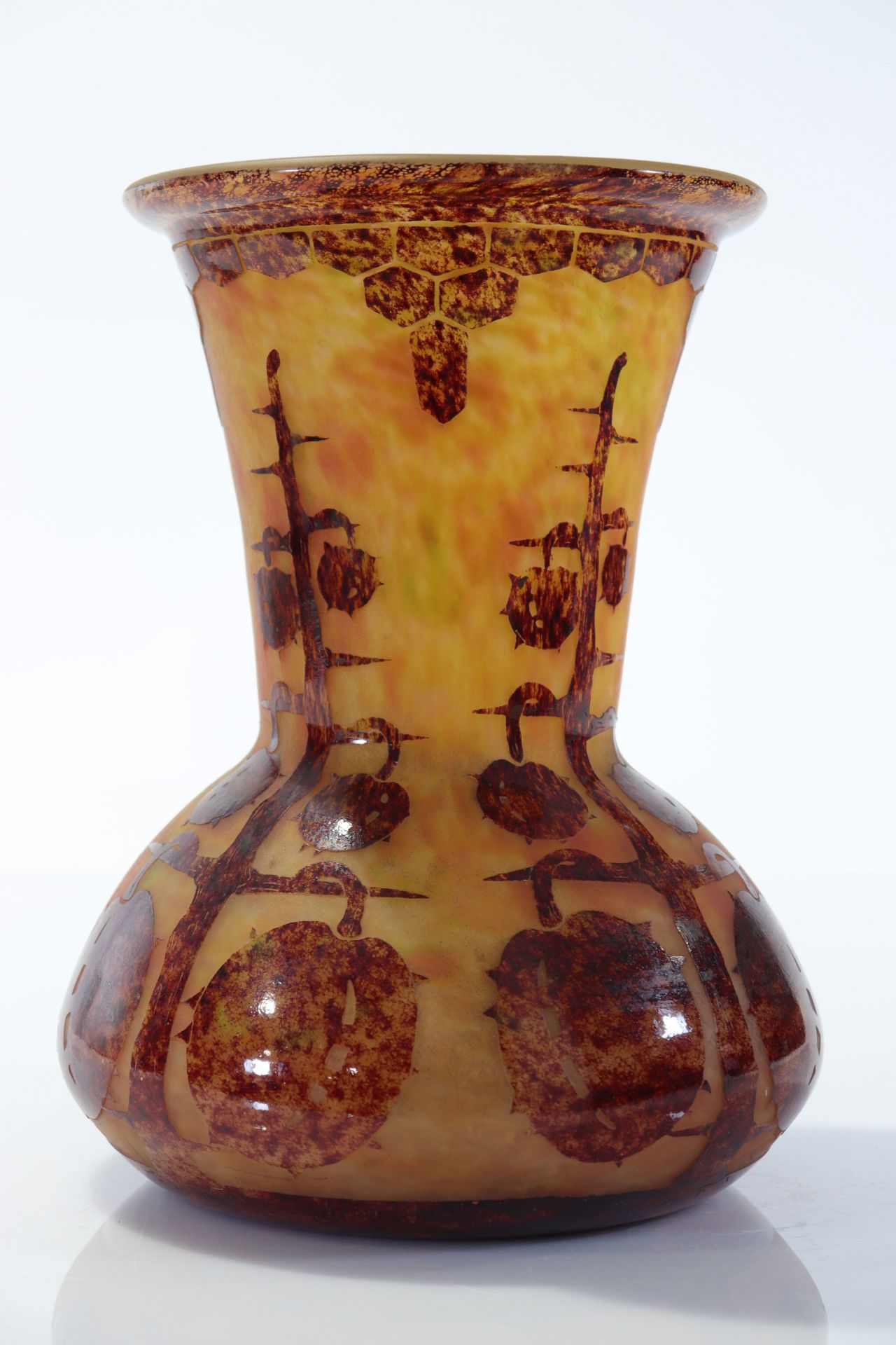 The imposing French glass vase with maroniers - Image 2 of 4
