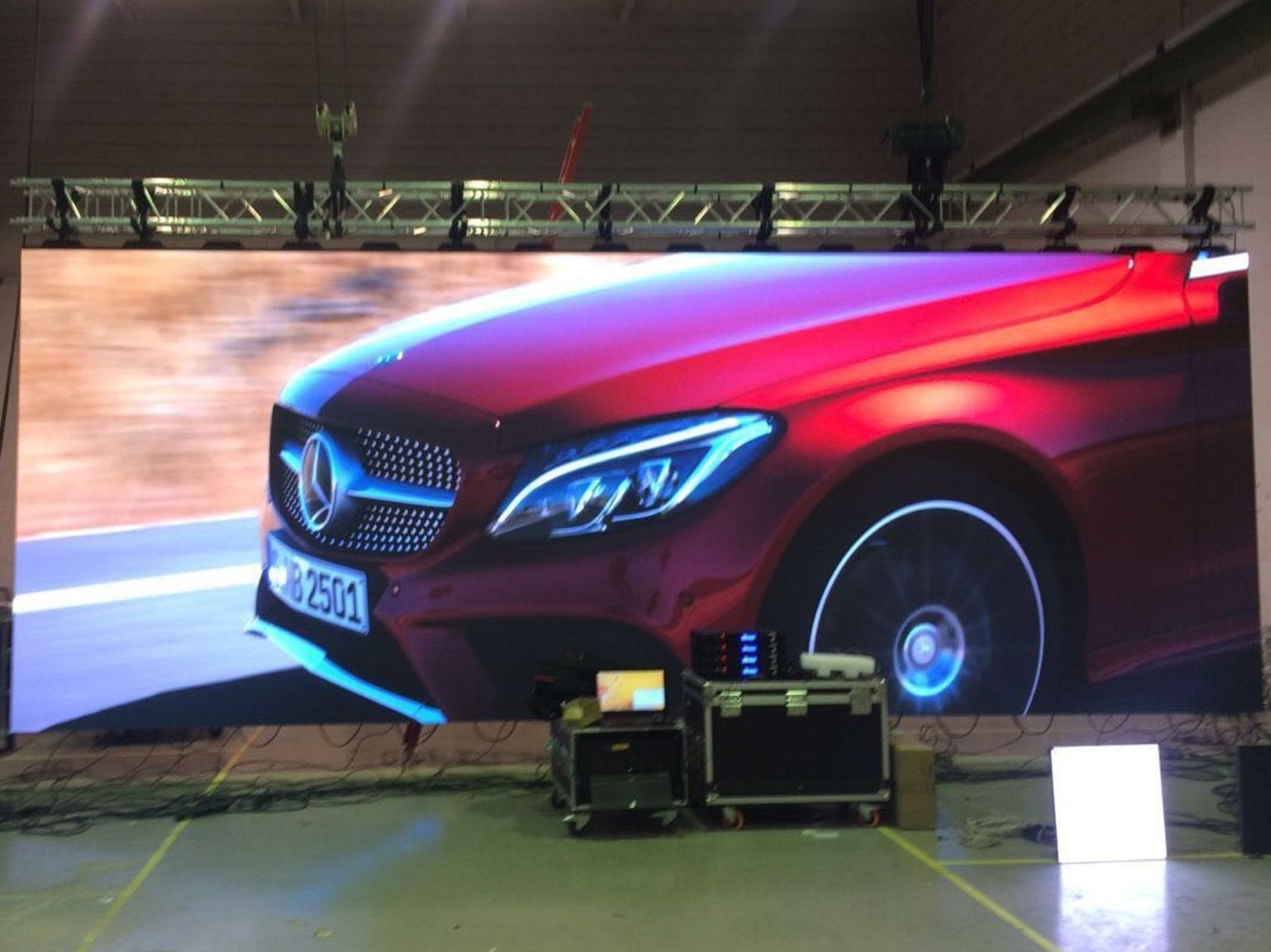 48m2 of Esdlumen IDa2.8Plus LED indoor display, pitch: 2.86mm, panel size: 500mm x 500mm comprising: