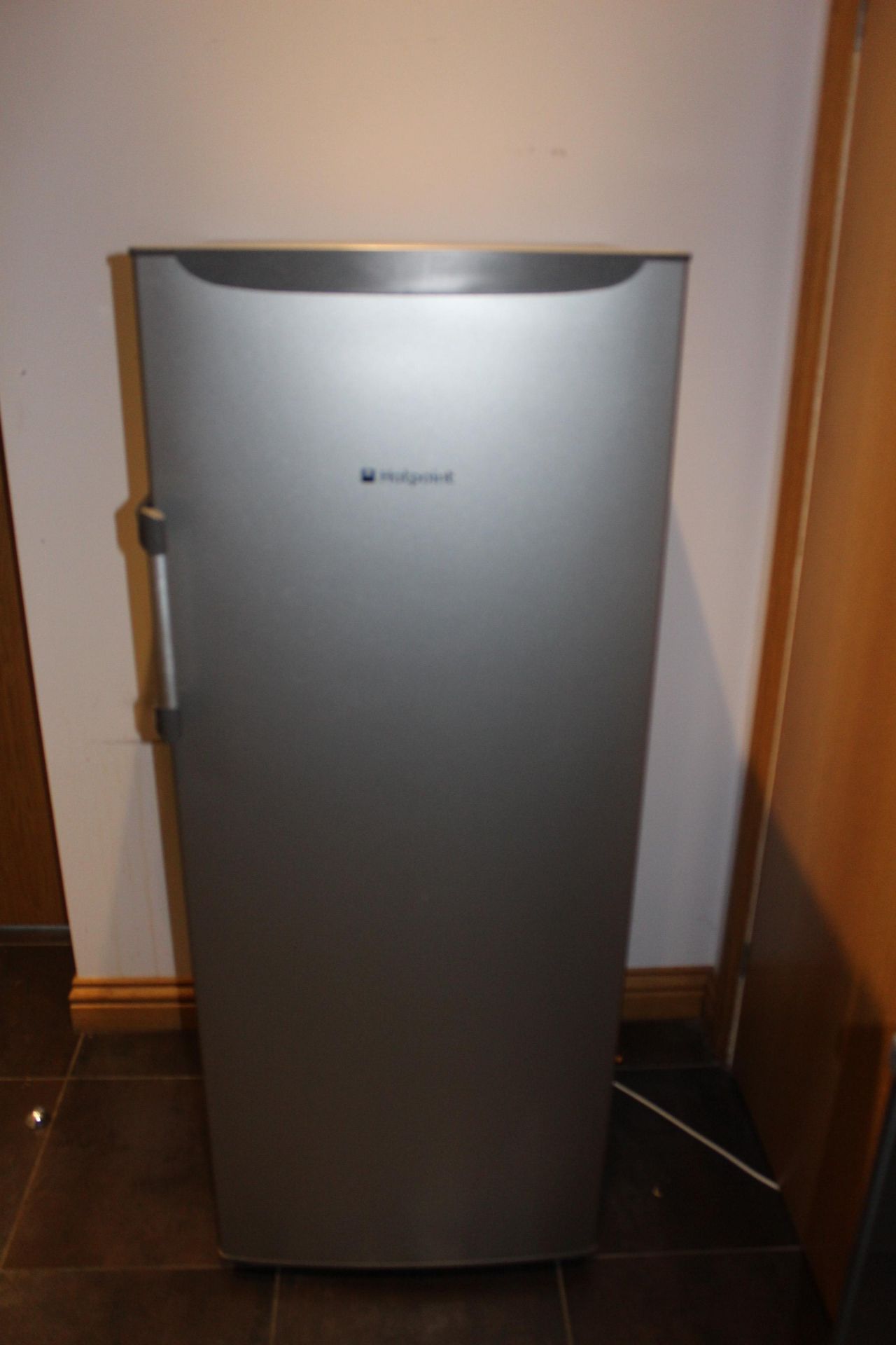 Contents of kitchen to include: Hotpoint RLFM 151 G grey single door larder refrigerator, Bosch - Image 2 of 5