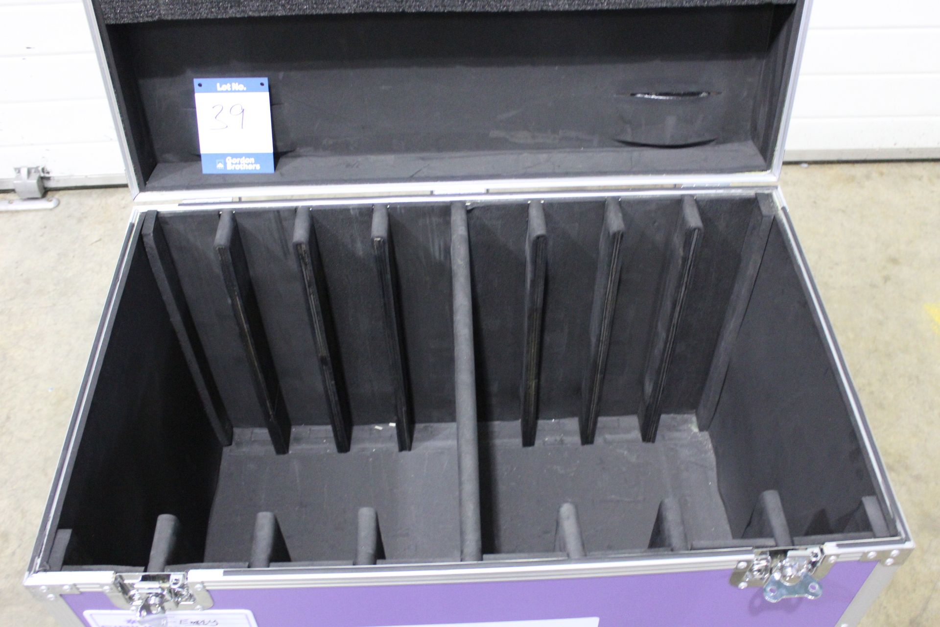 8 Way flight case suitable for Esdlumen Wing Plus 2.6mm LED panels, case size: 560mm x 900mm x 760mm