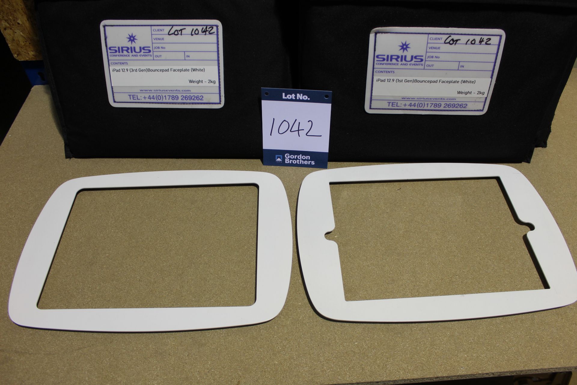 Bouncepad iPad 12.9" components comprising 6x faceplates iPad 12.9" (1st Gen) (White), 3x faceplates - Image 2 of 8