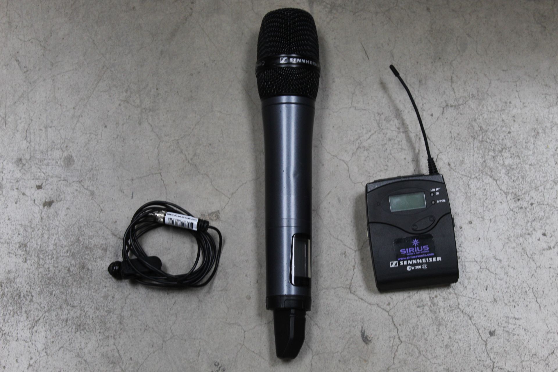 Sennheiser G3 4 way radio microphone kit (Channel 38) comprising: 1x Sennheiser ASA1 antenna - Image 6 of 9