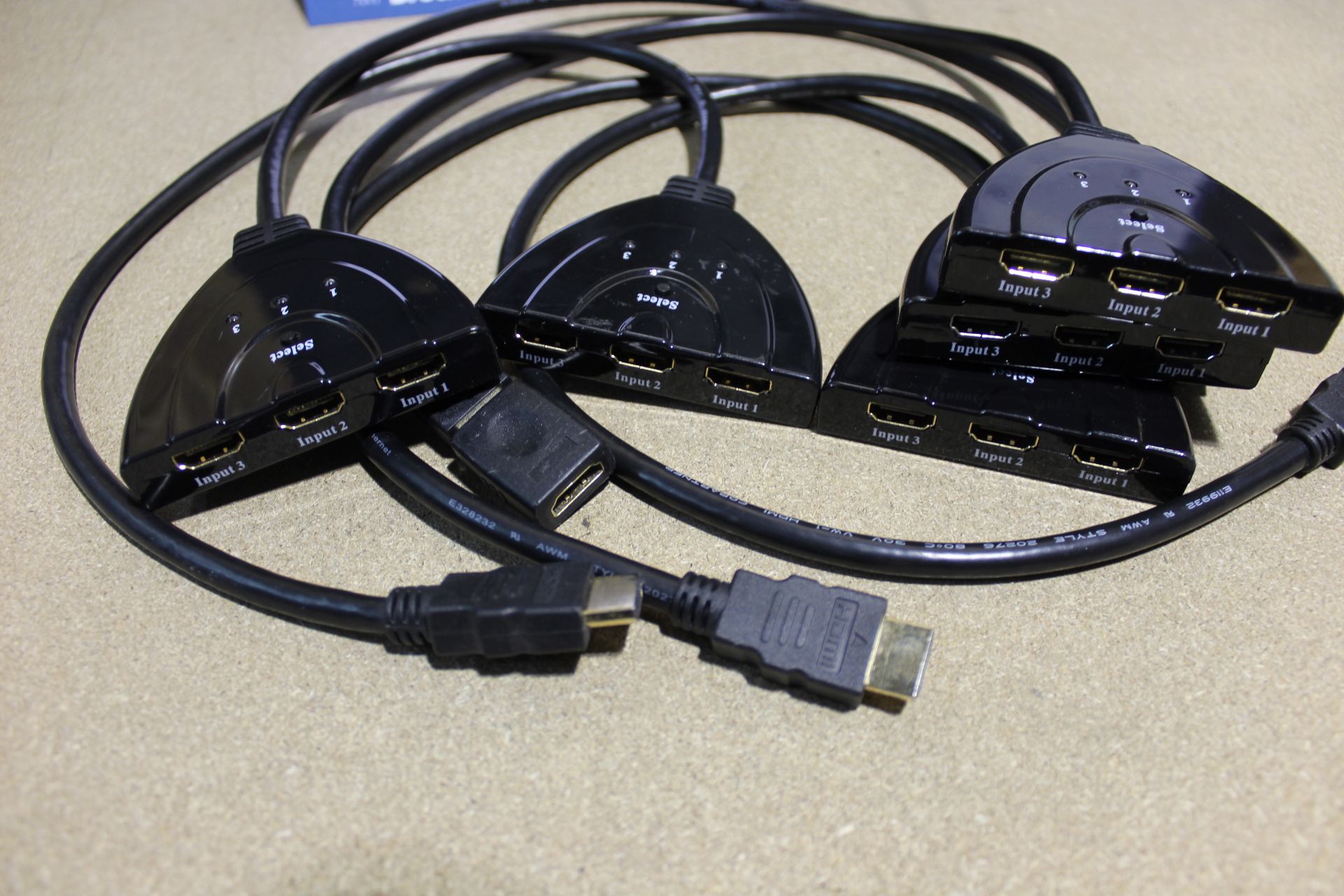 5x Digiflex HDMI 3 way switchers each in carry case (Purchased in 2013). Weight: 1kg each - Image 2 of 2