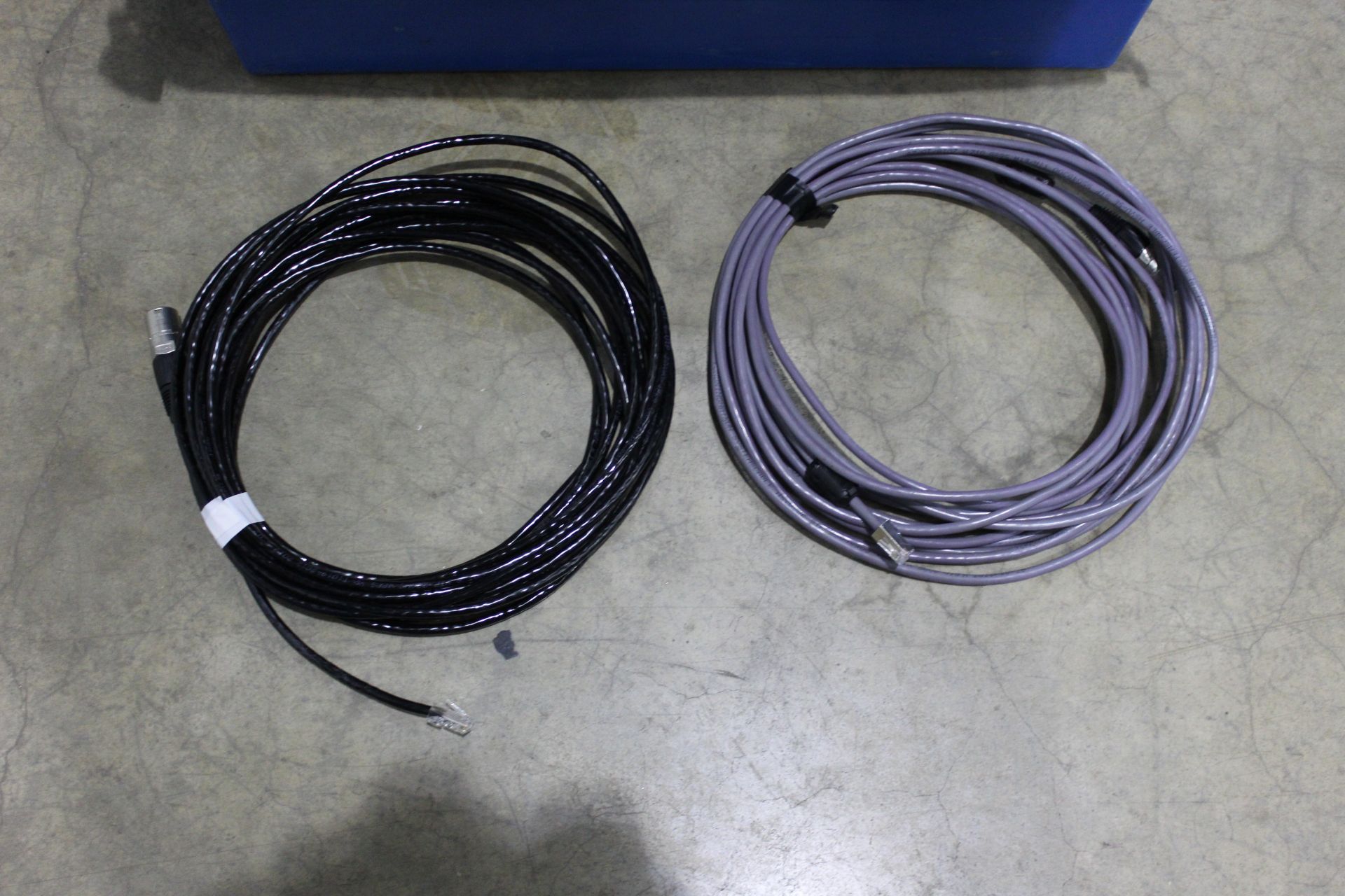 Approx. 10x 10m CAT5 cables in 600mm x 400mm plastic tote bin used for P2.6 LED display. (PLEASE - Image 2 of 2