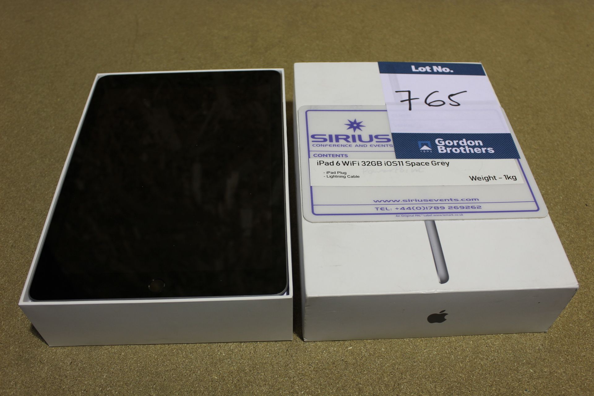 Apple iPad A1893 9.7" 32GB Wi-Fi (6th Gen) Space Grey tablet, Serial No. F9FWMF00JF8J with iPad