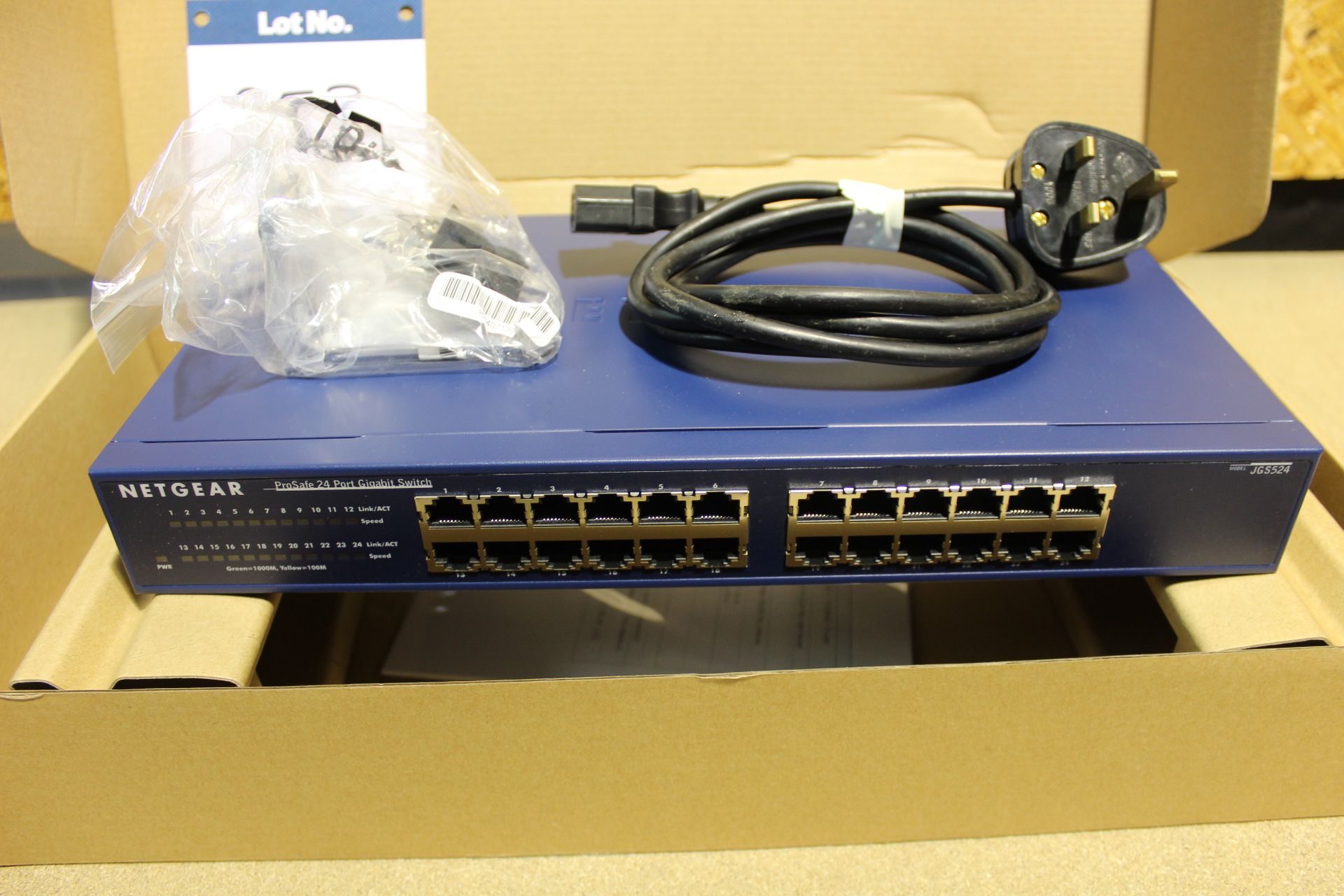 Netgear Prosafe JGS524 v2 24 Port Gigabit Ethernet Switch with 1x IEC in box (Purchased in 2019).