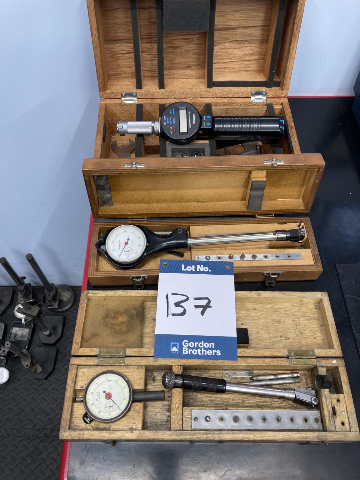 Mitutoyo Borematic bore micrometer & 2x Mercer dial gauges (all boxed)