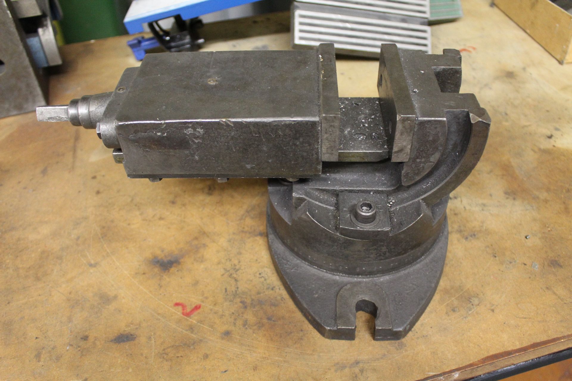 Swivel-base machine vice - Image 2 of 3