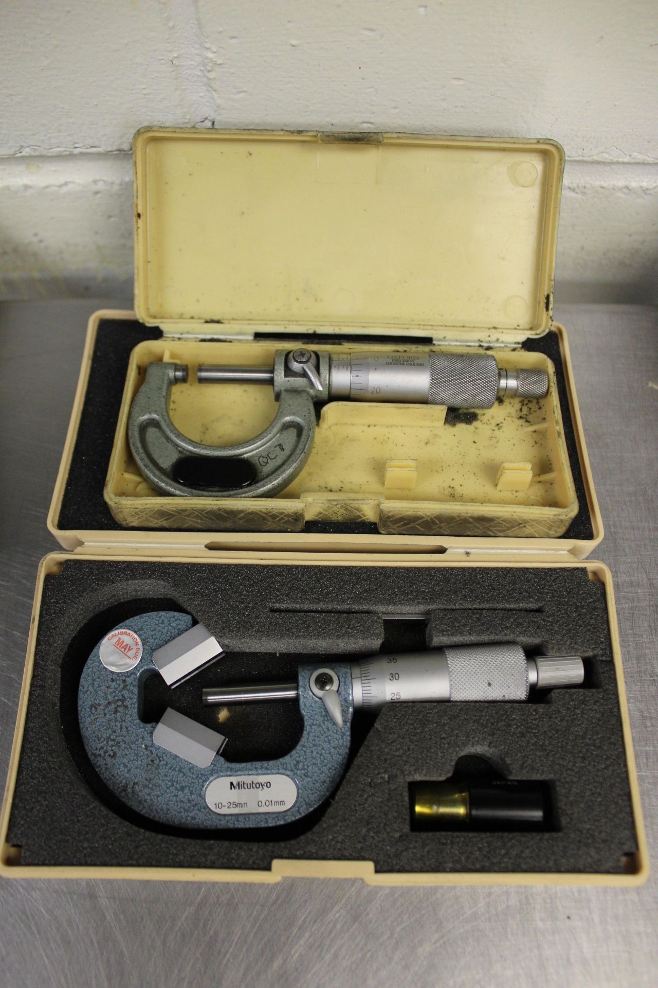 1x Boxed Oxford Precision 0-1"-.001" micrometers with 10-25mm-.01mm Mitutoyo angled micrometer