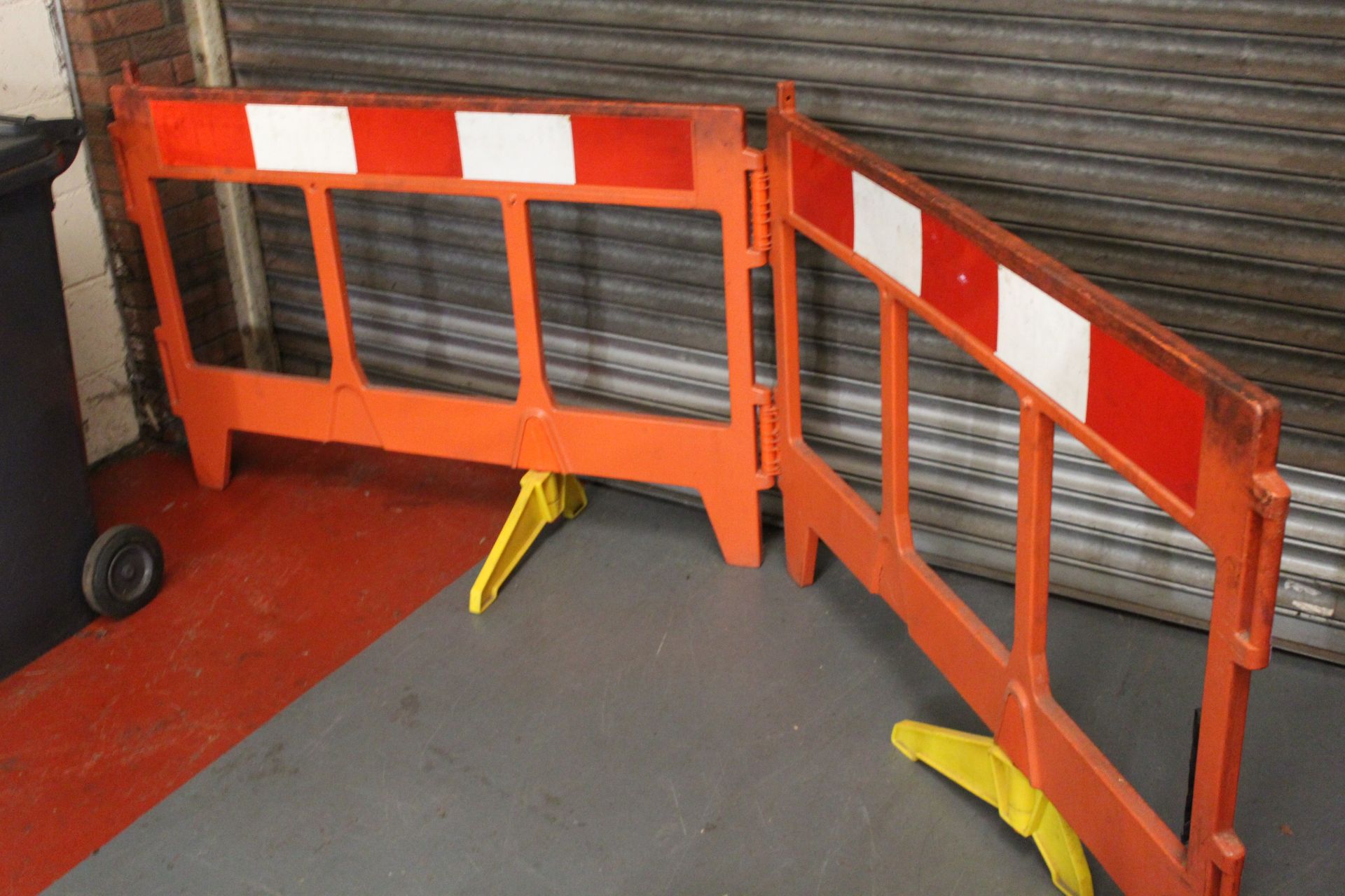 Folding site safety barrier - Image 2 of 2