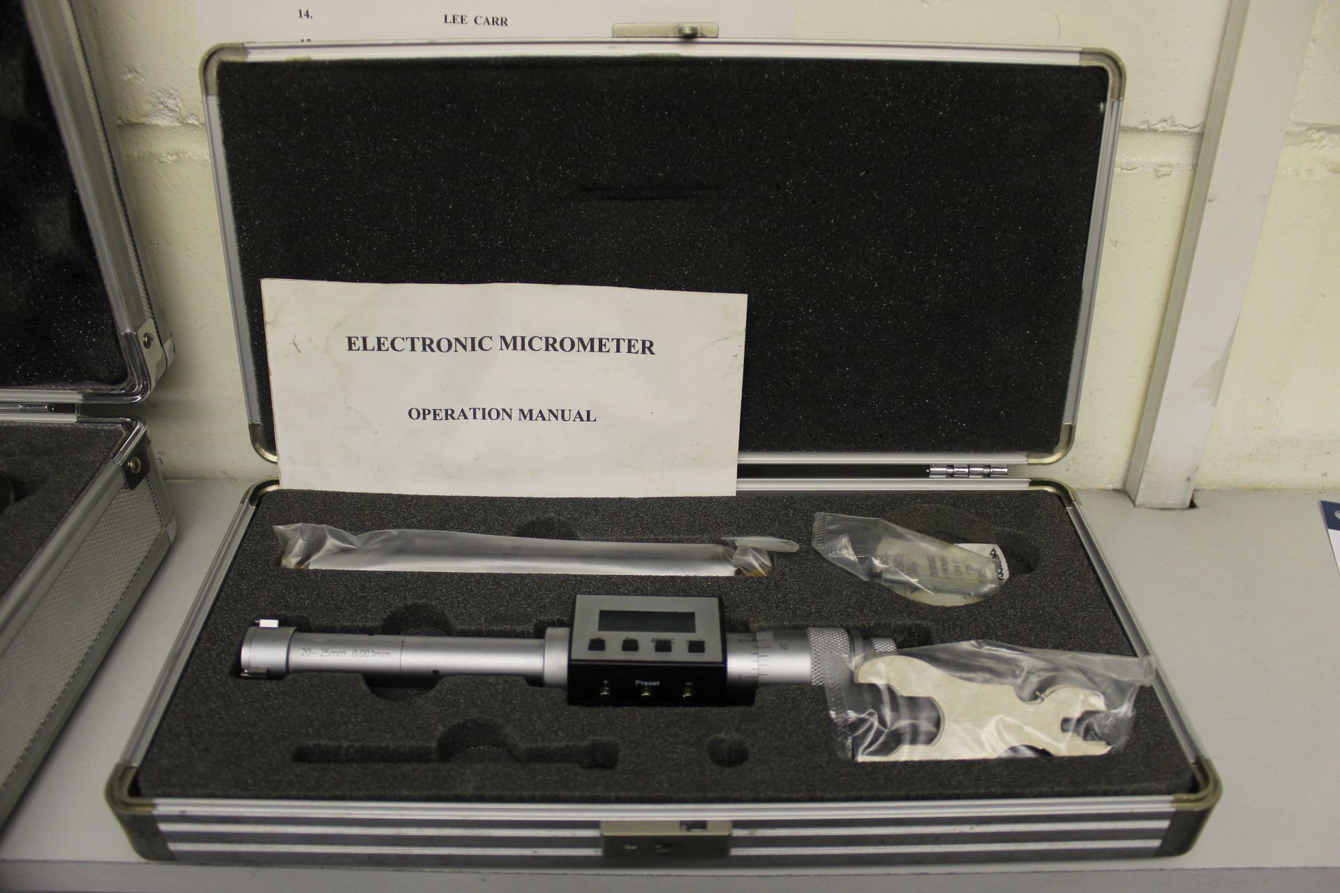 Boxed 20-25mm-.001mm electronic three-point internal micrometer