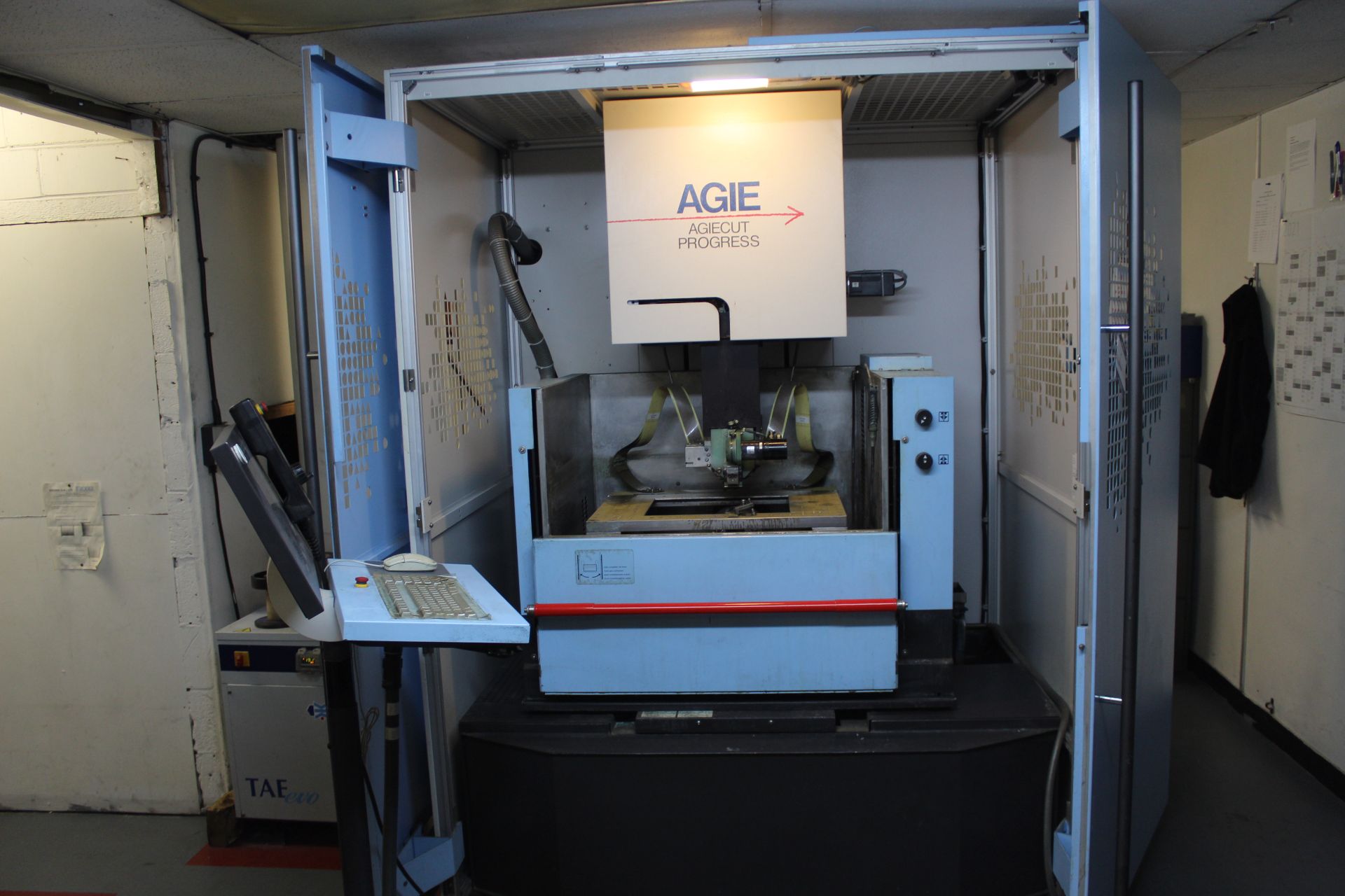 Agie Agiecut Progress 2 wire cut EDM machine, Serial No. 307 (2006), voltage: 3x 400V, Frequency: 50