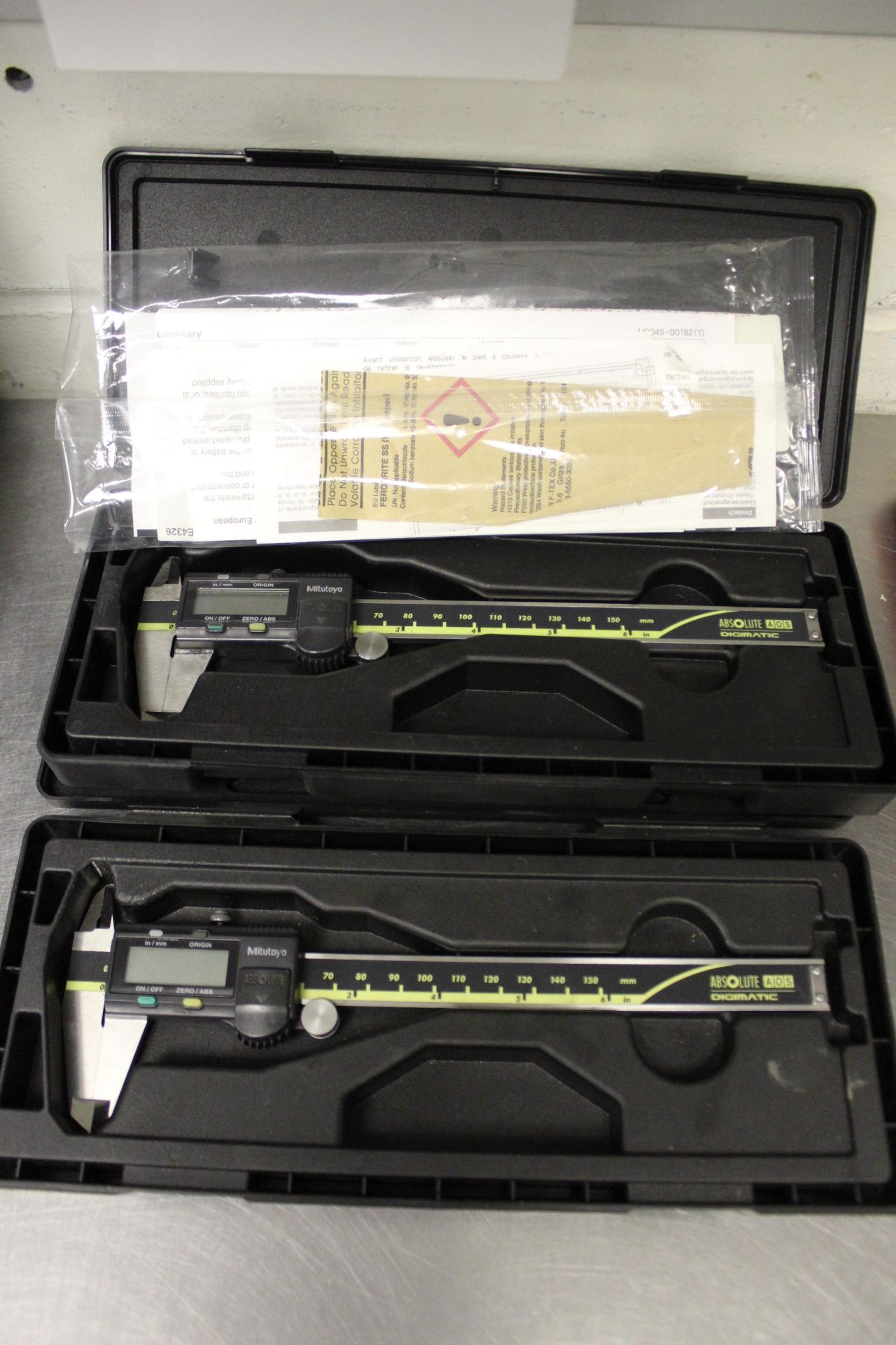 2x Boxed Mitutoyo absolute digimatic electronic vernier calipers