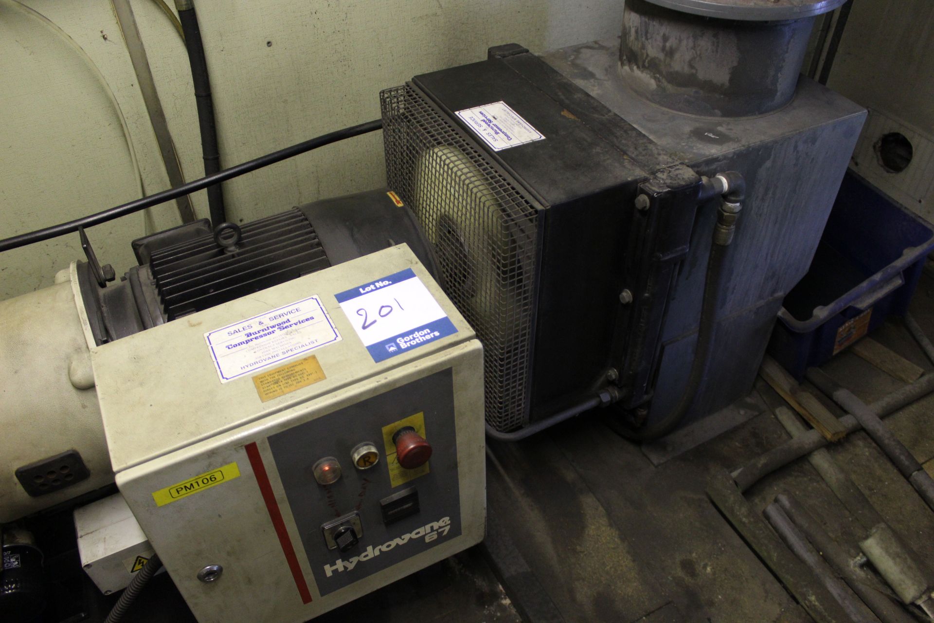 Hydrovane 67 Model: 06708-000 rotary vane air compressor, Serial No. 8909HV771304/3 with Abac Dry - Image 4 of 10