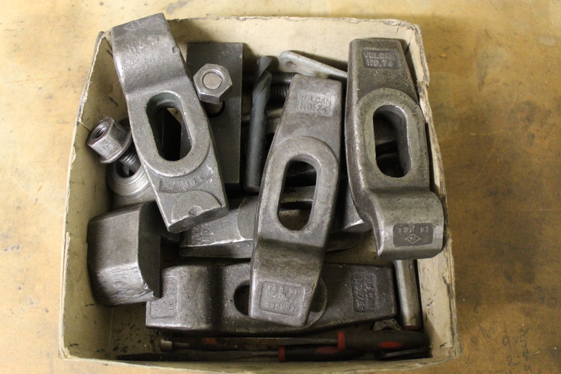 Box of Vulcan No.76 and other similar screw clamps