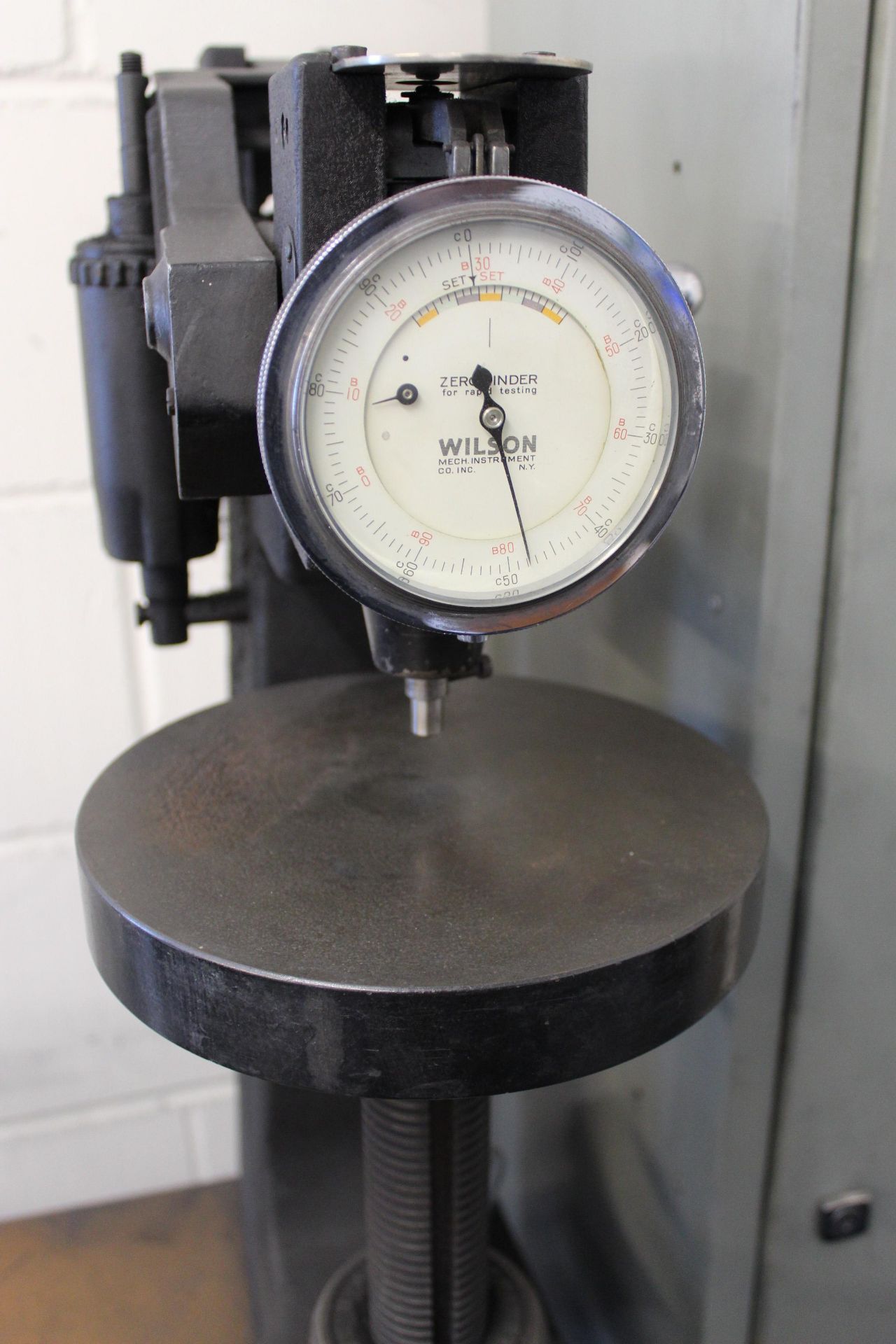 Wilson 3R bench mounted hardness tester, Reference: 2216 - Image 2 of 3