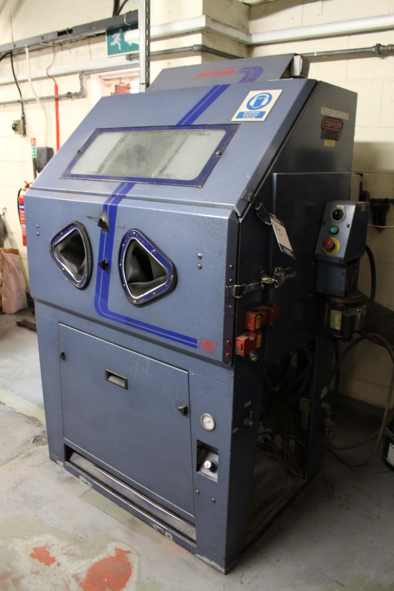 Guyson Euro 6 SF Plus System shot blast cabinet, Serial No. 802713 (2001), size: 1,070mm x 778mm x - Image 2 of 7