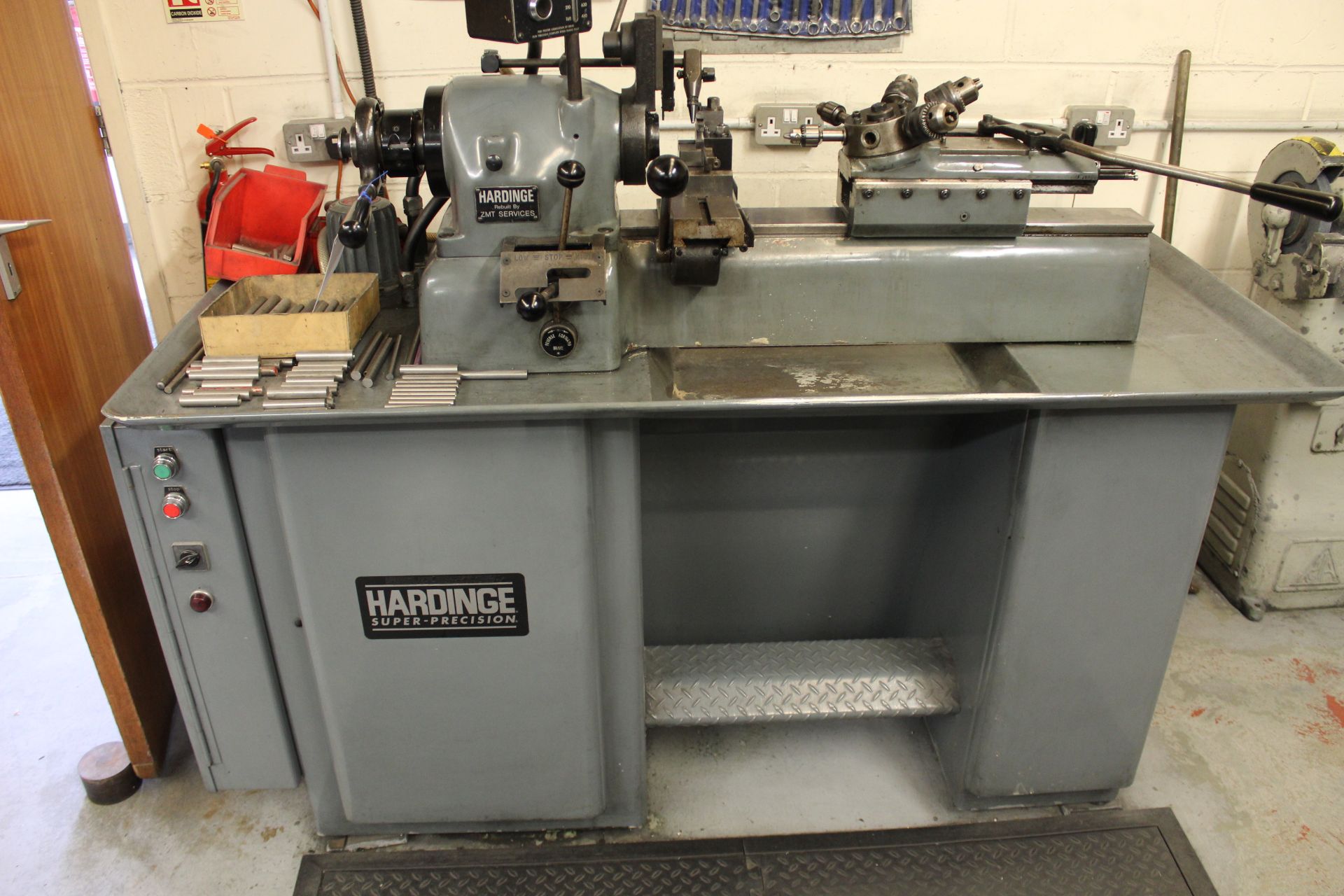 Hardinge Super Precision DSM 59 variable speed toolroom lathe, swing over bed: 229mm, length of bed: