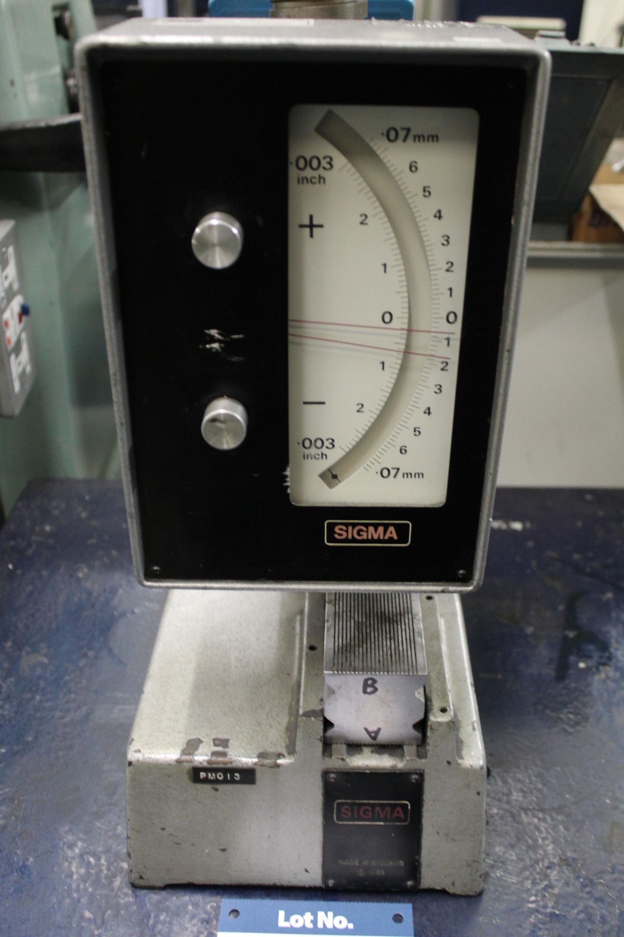 Sigma 201-13 mechanical comparator, Serial No. 51951 - Image 2 of 3