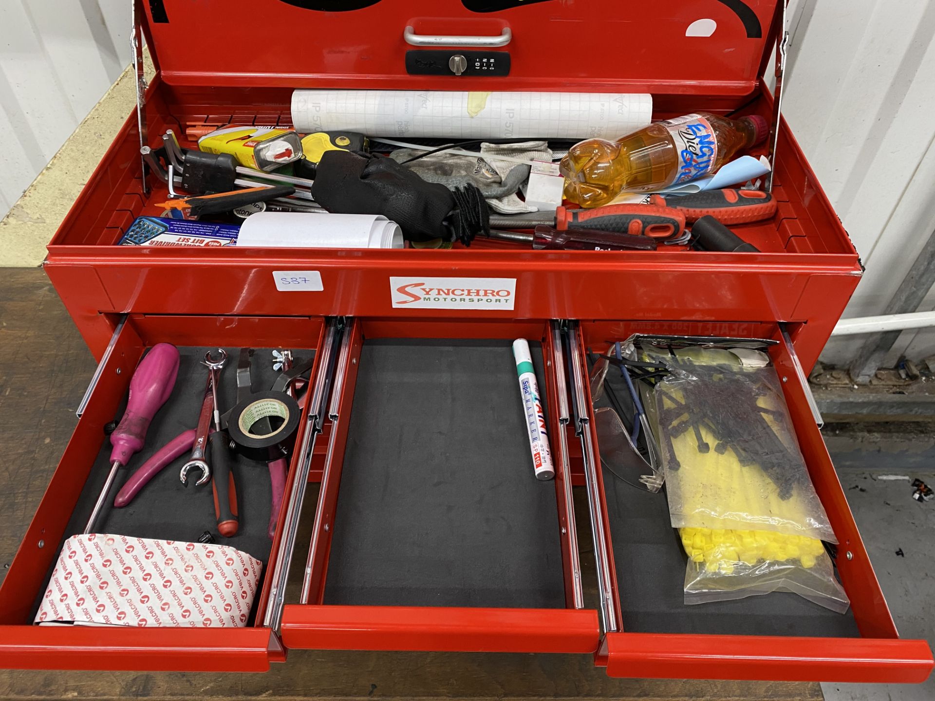 Tengtools TMO35NF 6 drawer toolbox including the following tools, hammer, grips, adjustable spanner, - Image 2 of 5