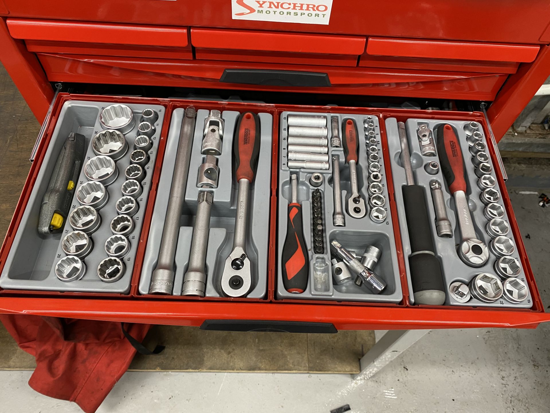 Tengtools TMO35NF 6 drawer toolbox including the following tools, hammer, grips, adjustable spanner, - Image 4 of 5