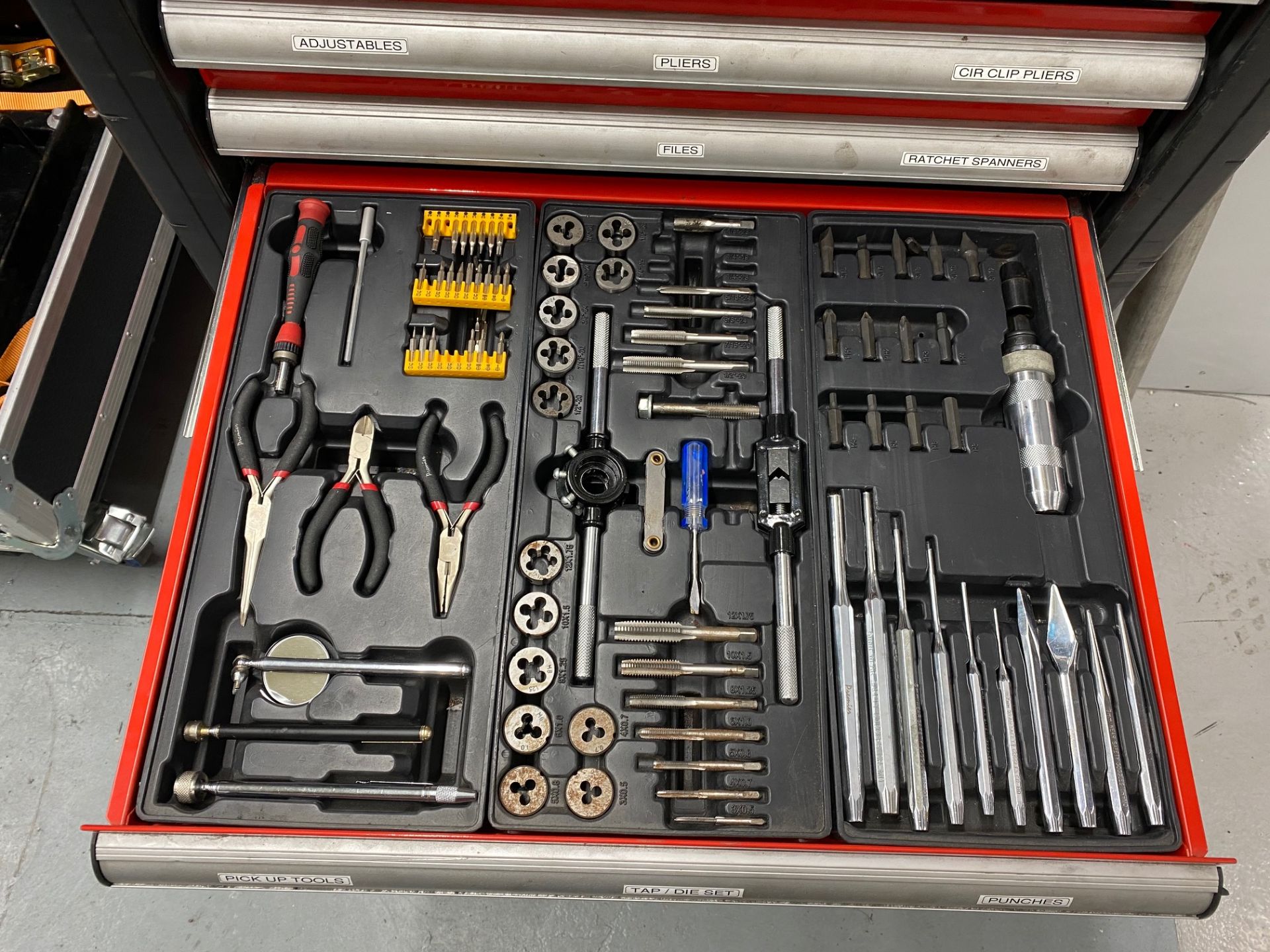 Sealey Premier 8 drawer mobile toolbox including the following tools, metric sockets 10-32mm, 1/ - Bild 6 aus 10