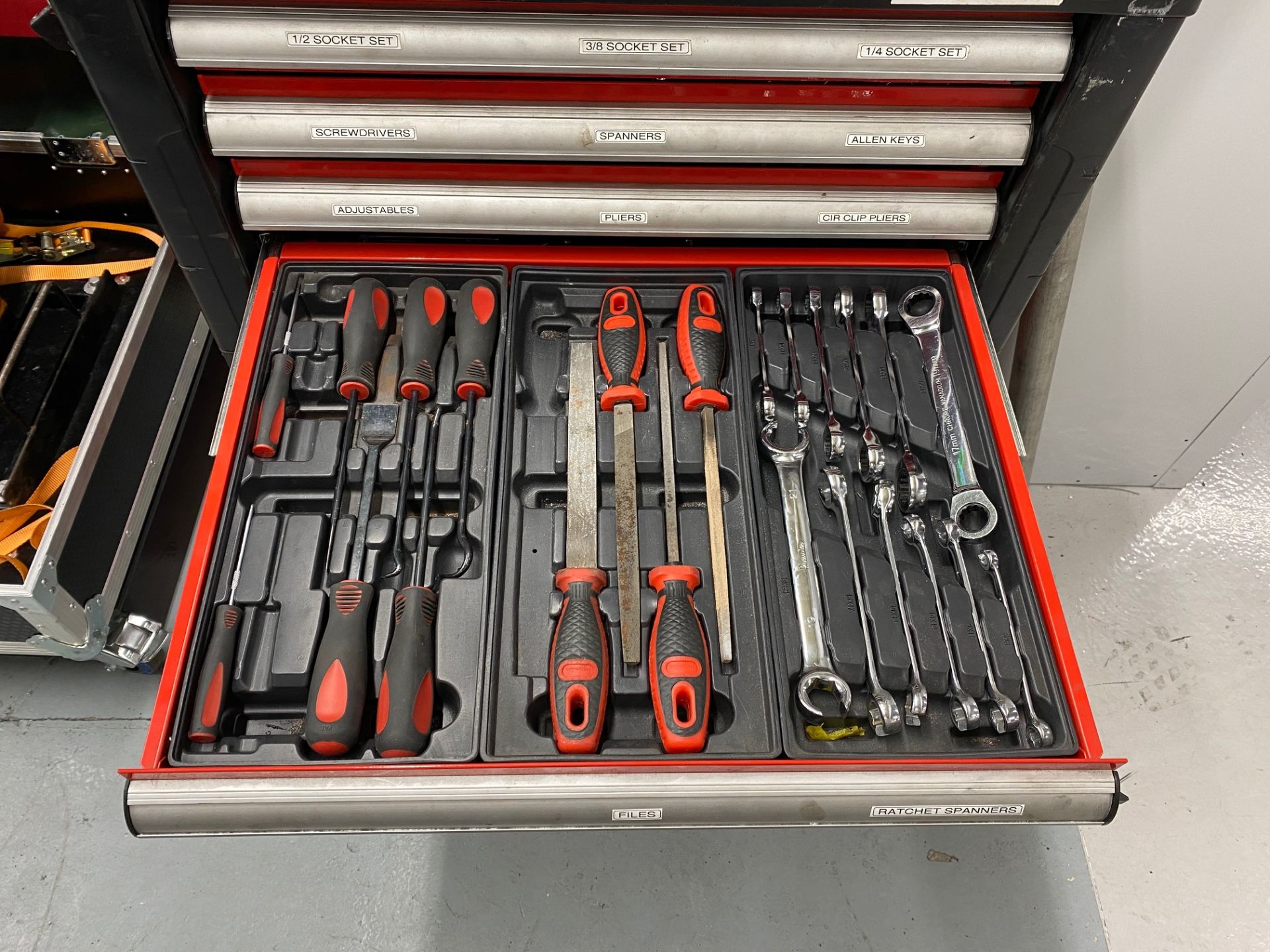 Sealey Premier 8 drawer mobile toolbox including the following tools, metric sockets 10-32mm, 1/ - Bild 5 aus 10