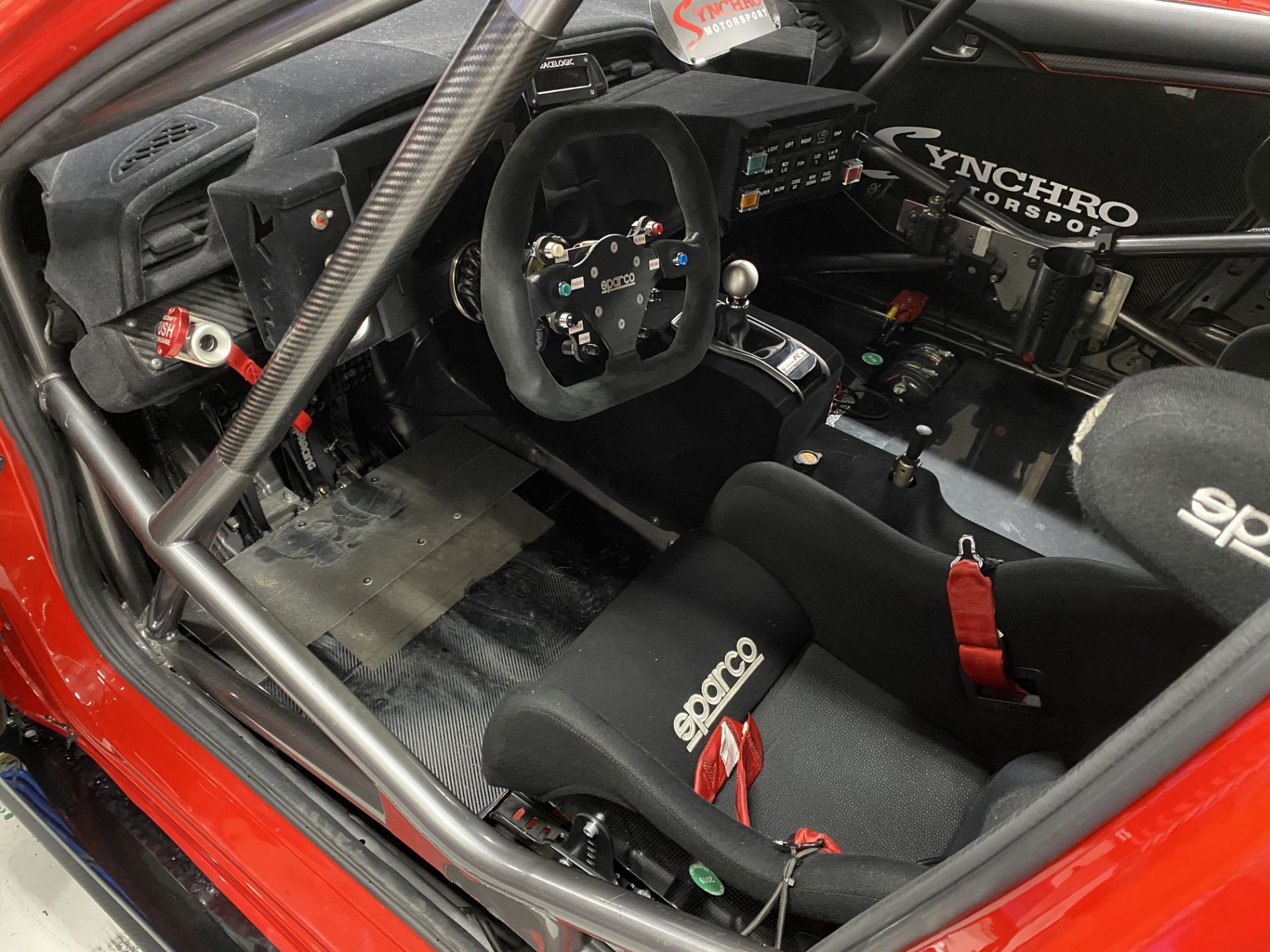 Honda Civic Endurance 20L FK8 type R left hand drive racing car, red and black paint finish, 2018 - Bild 8 aus 93