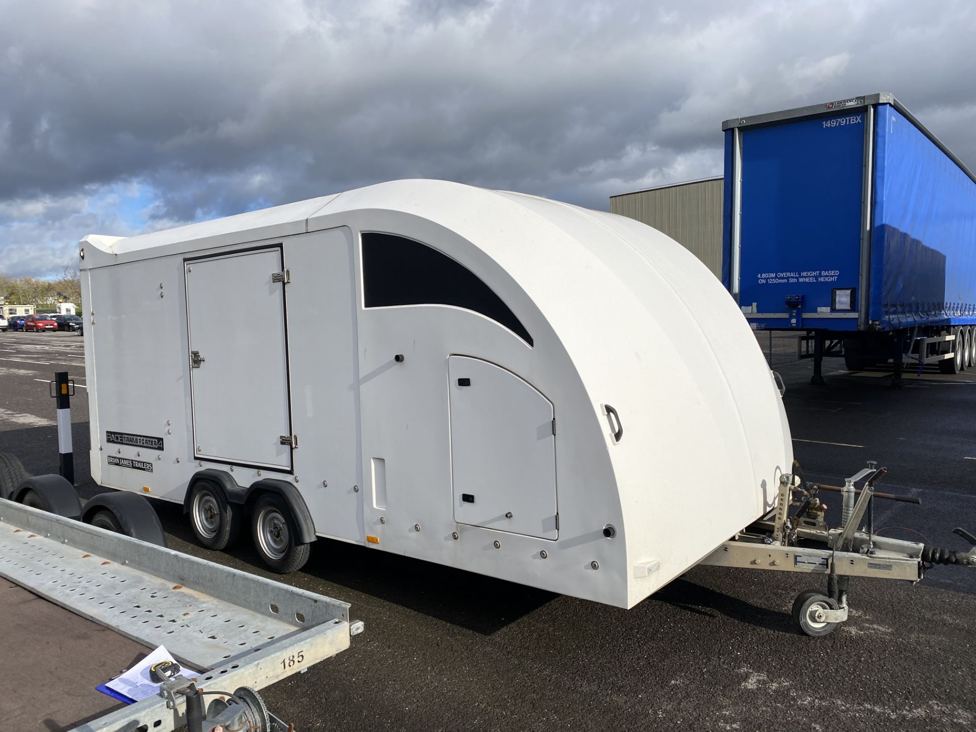 Brian James Trailers covered race car transporter 4 trailer with drive up ramp with side door, 5. - Image 5 of 8