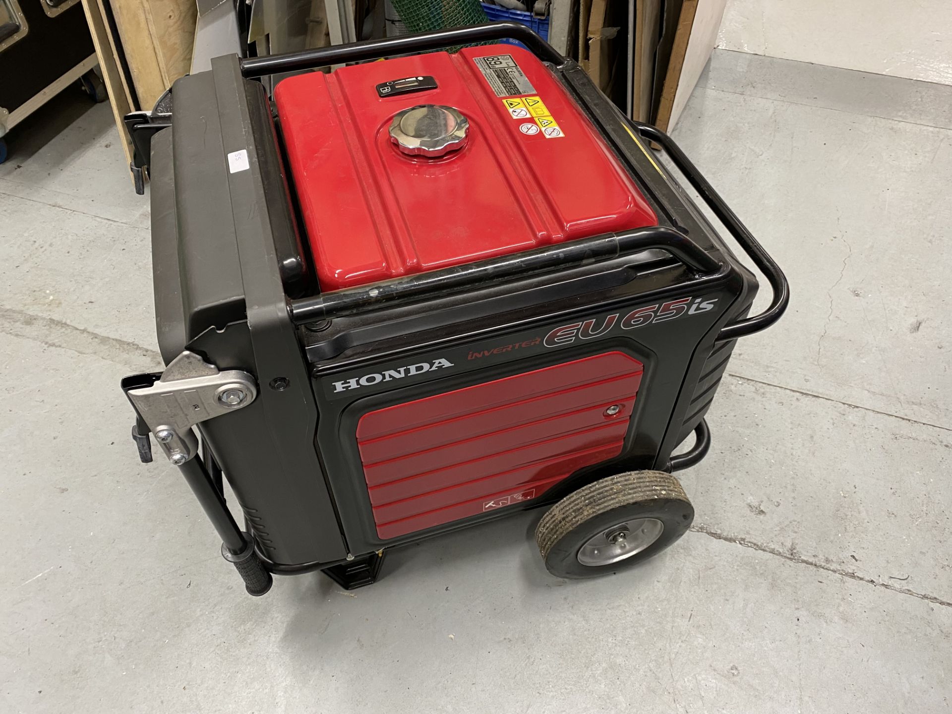 Honda EU65iS inverter mobile petrol generator, rated power 5.5kw, 230 volts, 23.9A, (2014). - Image 2 of 5