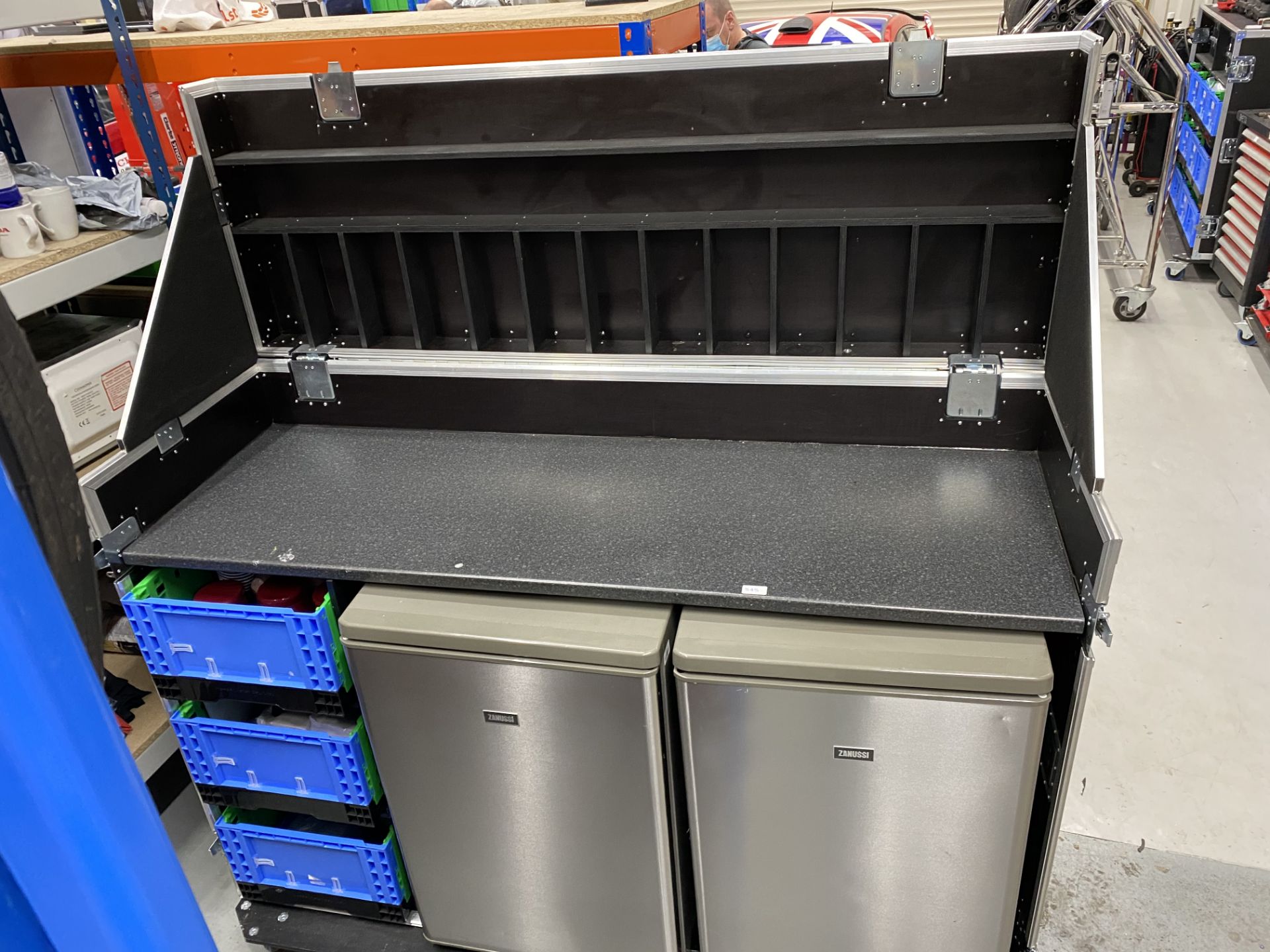 Mobile catering flight case with upper serving counter including 2 x Zanussi TT160C under counter - Bild 3 aus 8