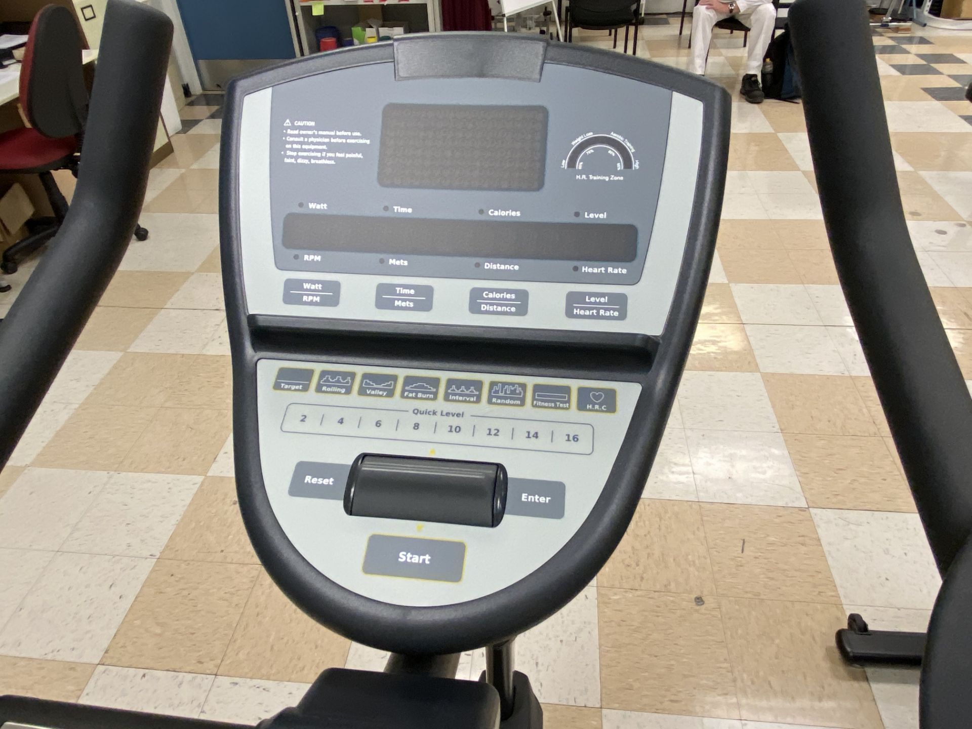 Gym Gear Elite C-95 B6 upright bike, with weight loss and aerobic training modes, 230 volts S/No. - Image 6 of 10