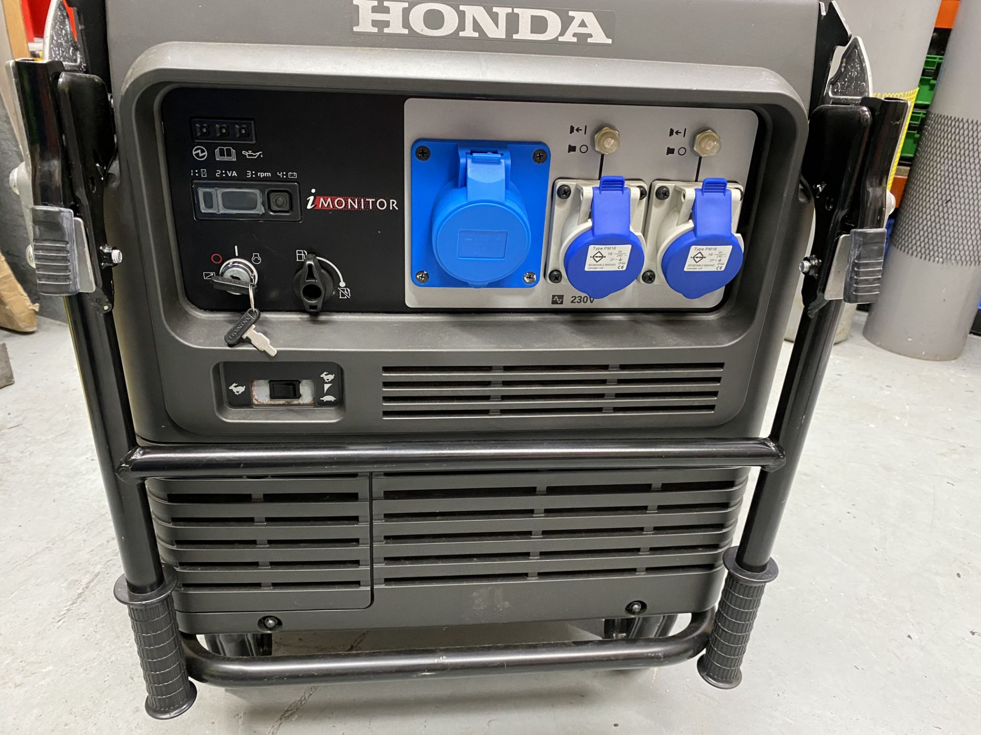 Honda EU65iS inverter mobile petrol generator, rated power 5.5kw, 230 volts, 23.9A, (2014). - Image 4 of 5