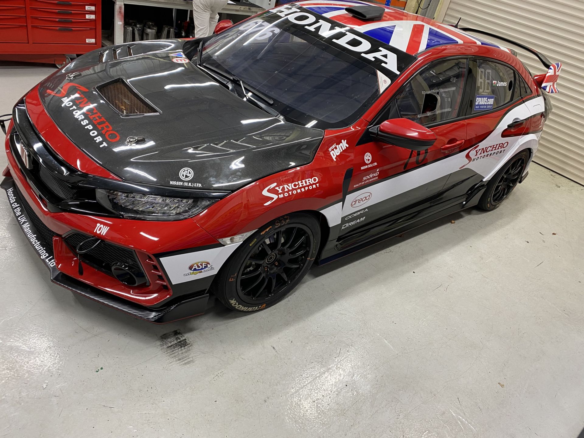 Honda Civic Endurance 20L FK8 type R left hand drive racing car, red and black paint finish, 2018 - Bild 3 aus 93