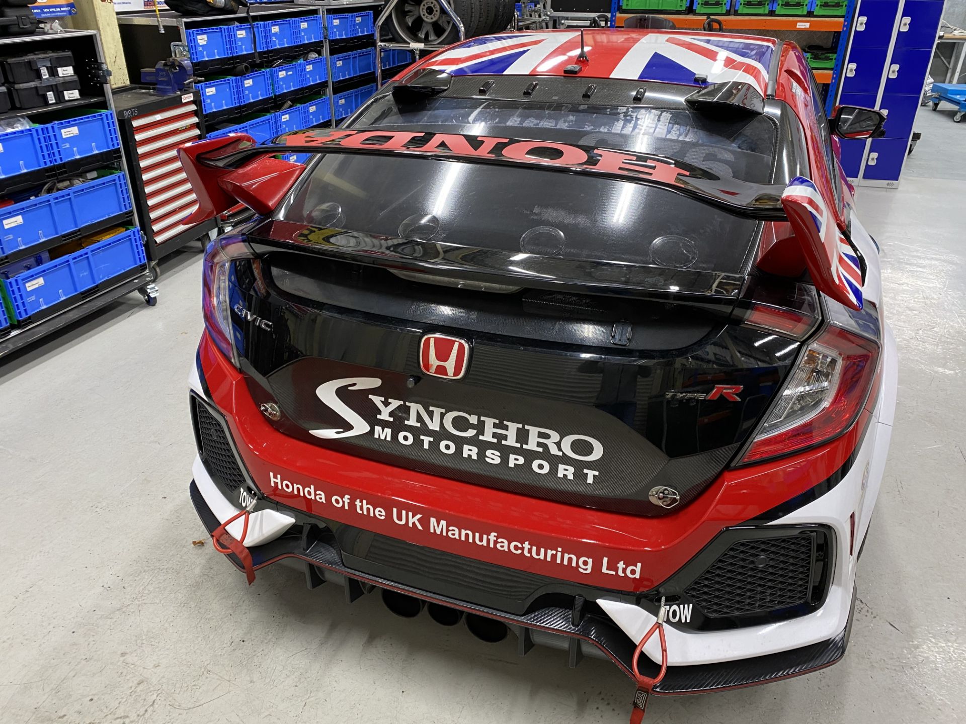 Honda Civic Endurance 20L FK8 type R left hand drive racing car, red and black paint finish, 2018 - Bild 6 aus 93