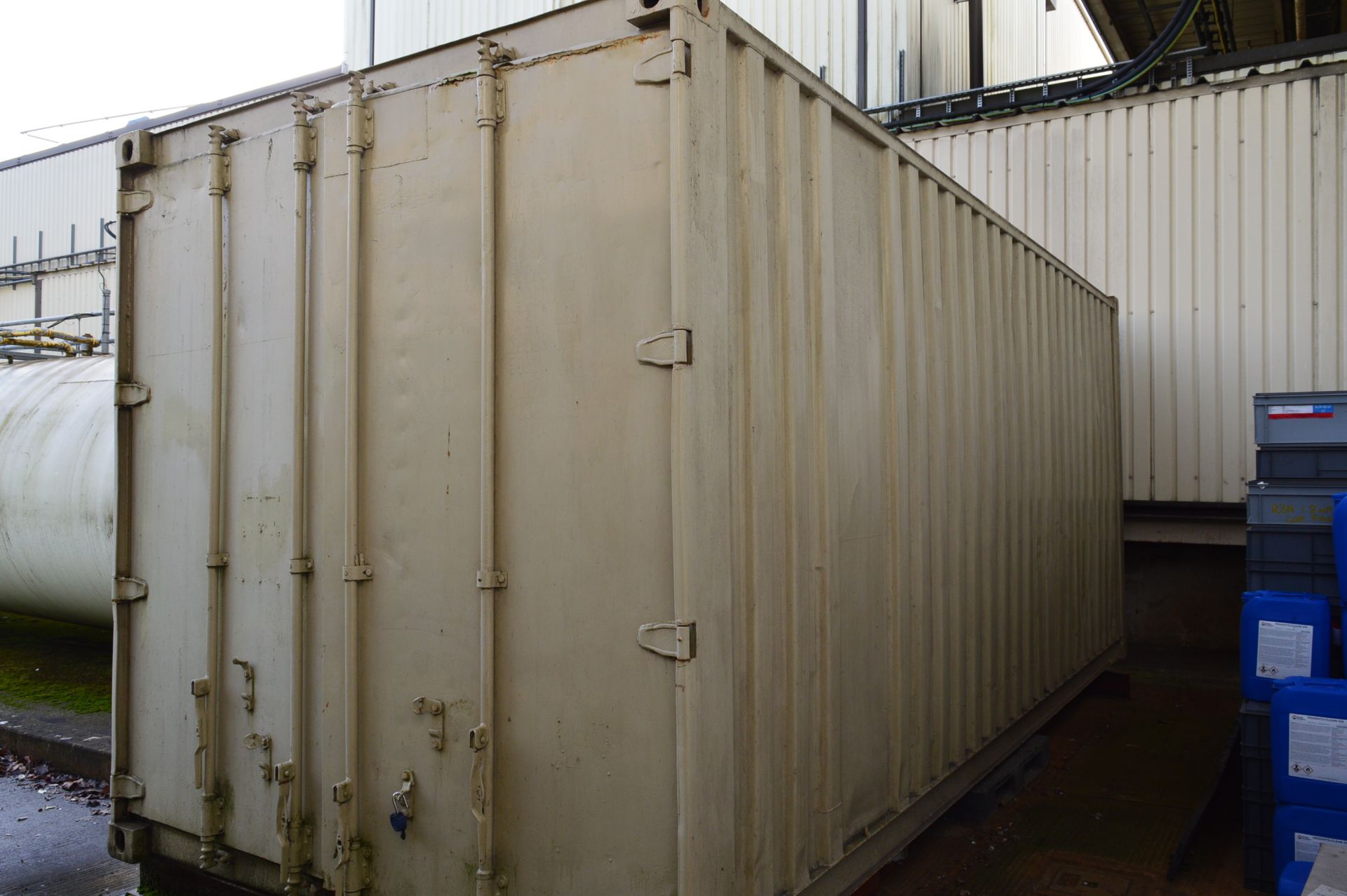 Steel Shipping container, 6m x 2.4m x 2.6m High with 3 Boltless Steel Pallet Racks (contents not - Image 2 of 9