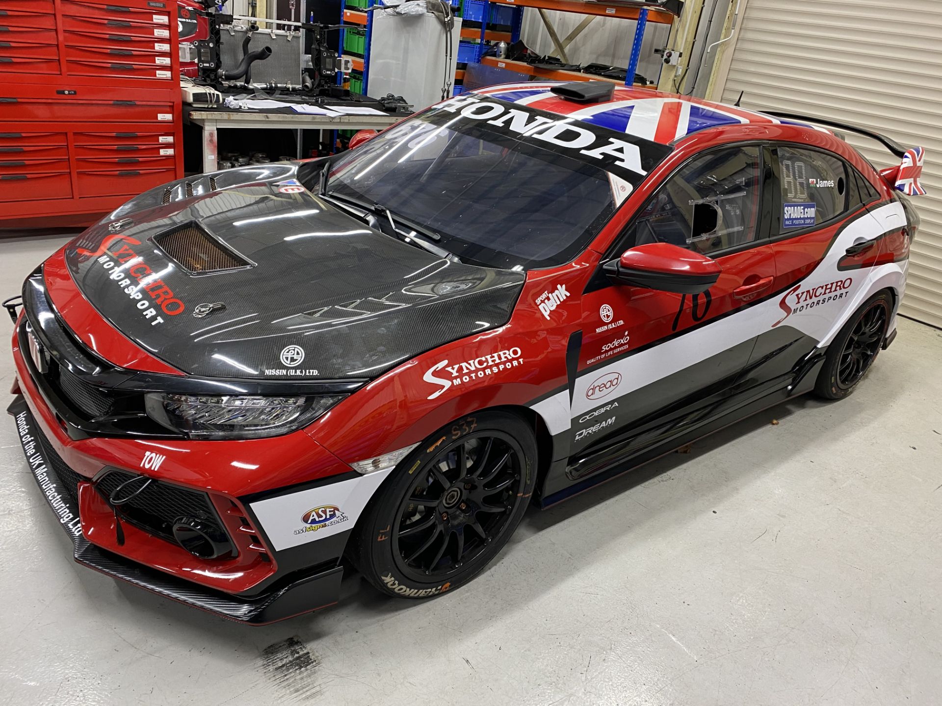 Honda Civic Endurance 20L FK8 type R left hand drive racing car, red and black paint finish, 2018 - Bild 5 aus 93