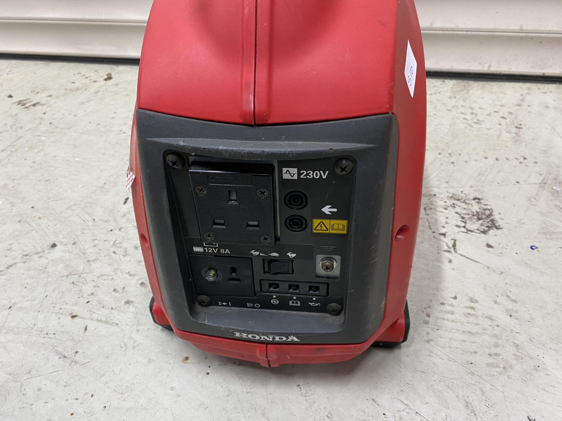 Honda EU Inverter 10i portable petrol generator, 0.9kw, 230 volts. S/No. EZGA 3035883. (2000). - Image 2 of 4