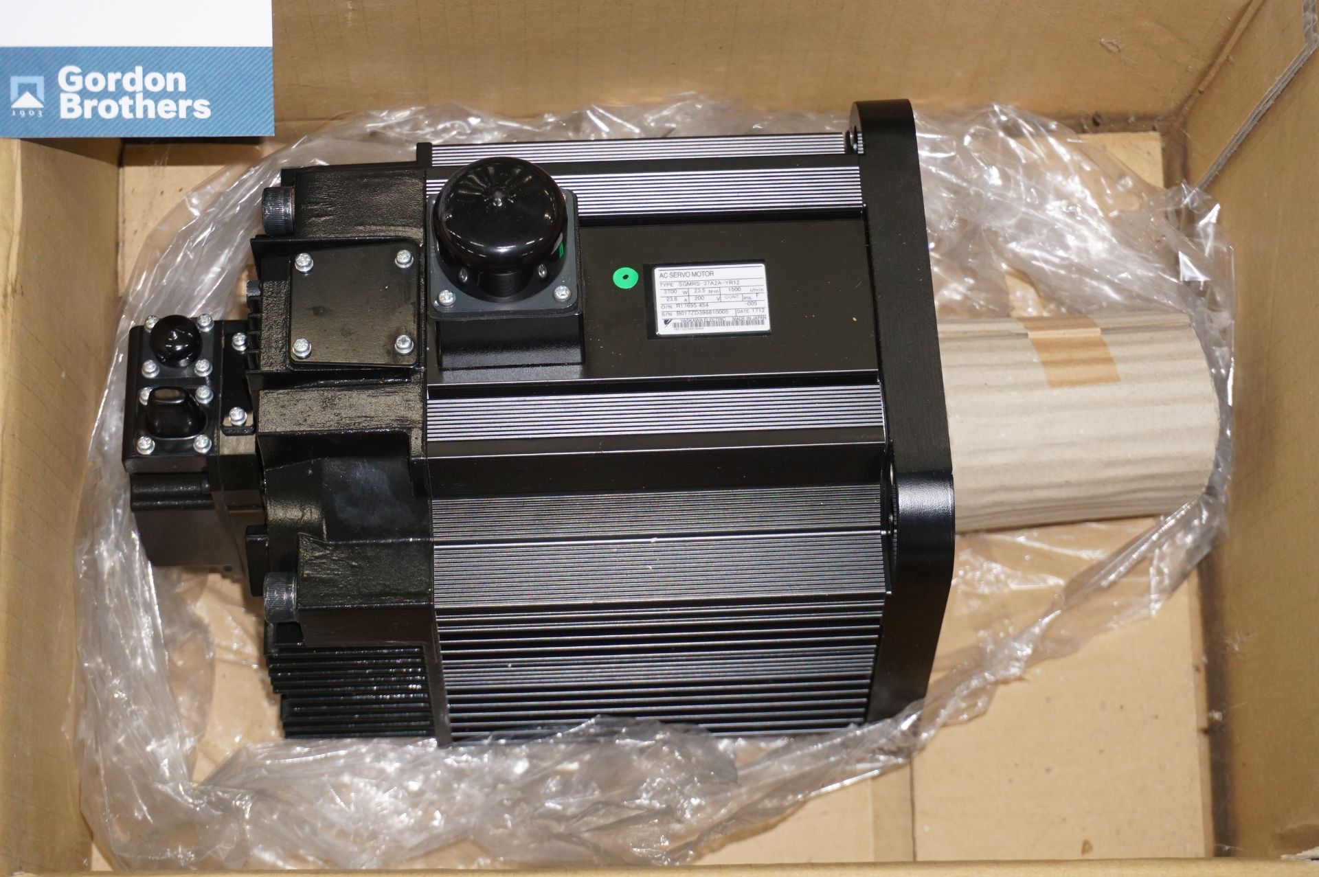 Taskawa Electric SGMRS-37A2A-YR12 AC servo motor - Image 2 of 3