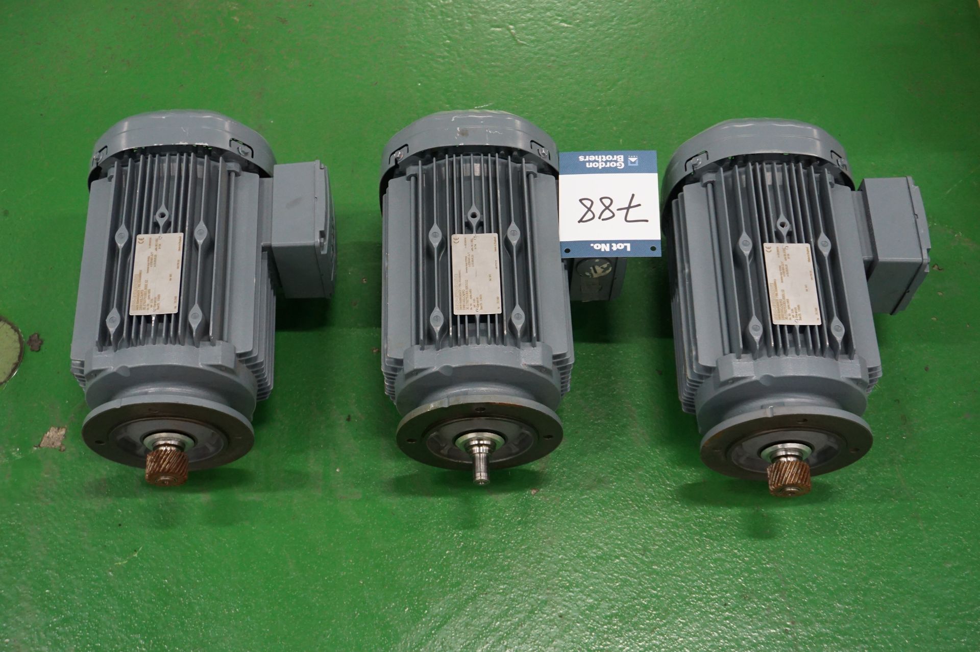 3 x SEW-Eurodrive DRE100LC4/FG geared motors - Image 2 of 8