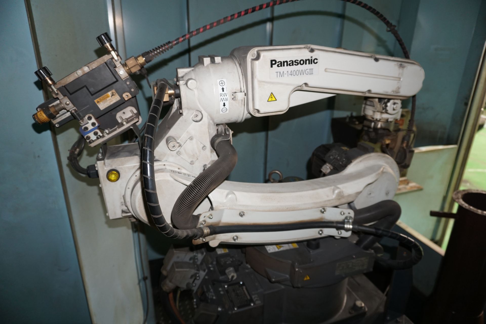 Box frame mounted MiG welding robot cell with a Panasonic TM1400WG III 6 axis MiG robot - Image 7 of 14