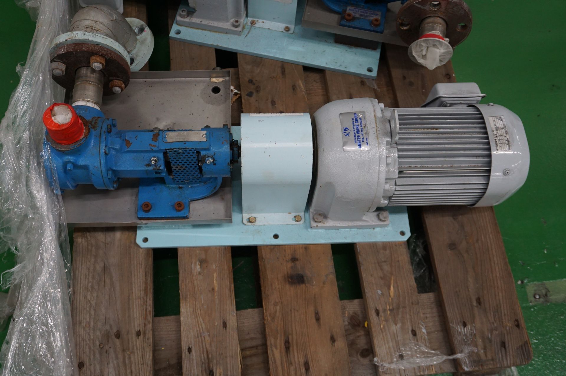 2 x Mitsubishi GM-S 3-phase geared electric motors - Image 2 of 3