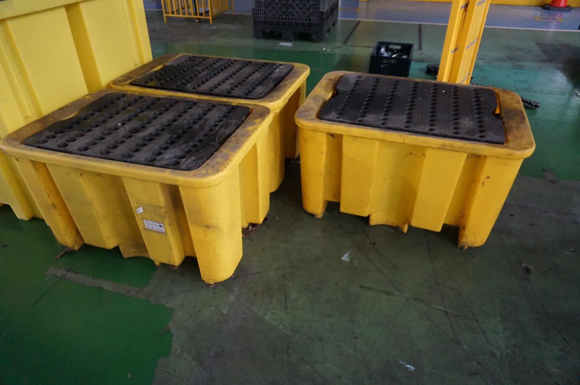 6 x various sized IBC chemical waste containers - Image 5 of 5