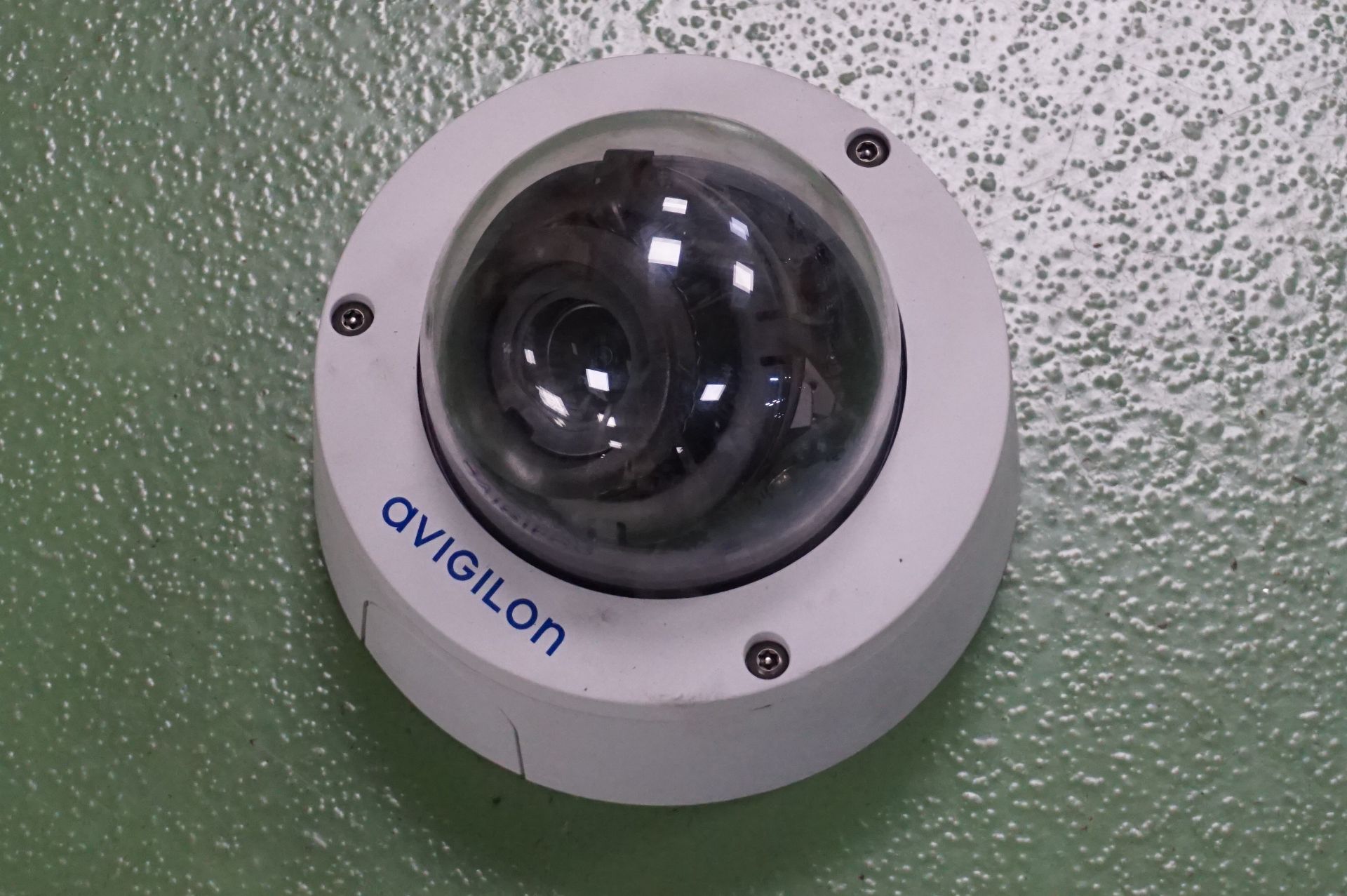 CCTC camera system to include approximately 35 x Aviglion surface mounted camera with 6 x Sanyo VCC- - Bild 3 aus 5