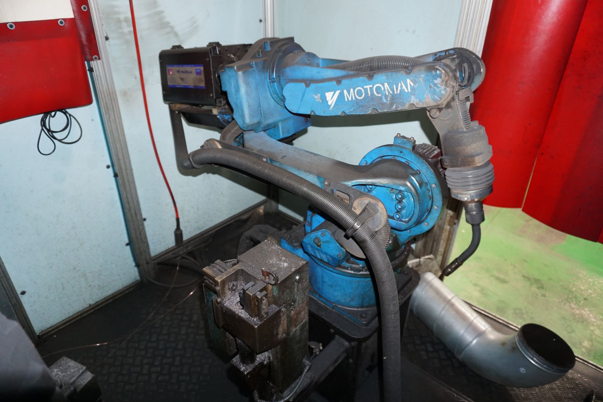 Box frame mounted MiG welding robot cell with 2 x Yaskawa Motoman YR-FA140N-BOO 6 axis MiG Robots - Image 13 of 14