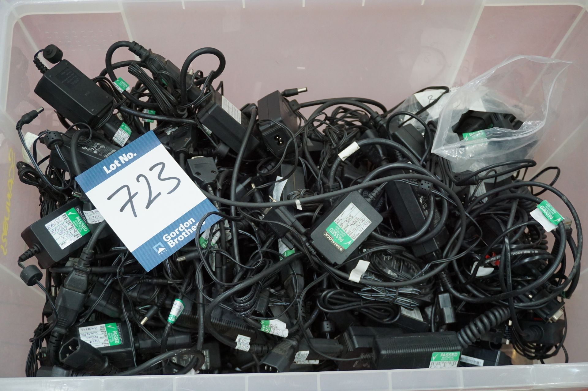 Quantity of replacement cables and powerpacks for Datalogic handheld units