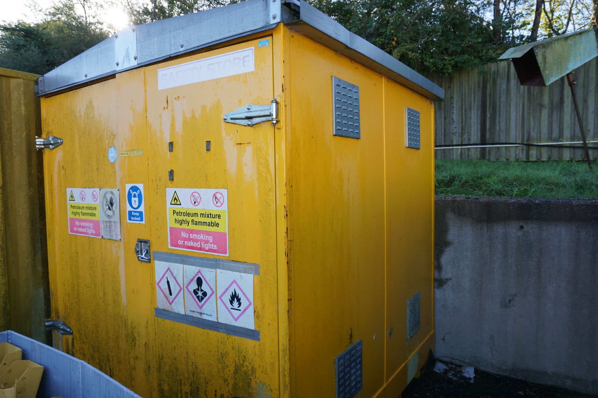 Safety Store steel hazardous chemical storage container with contents - Image 2 of 3