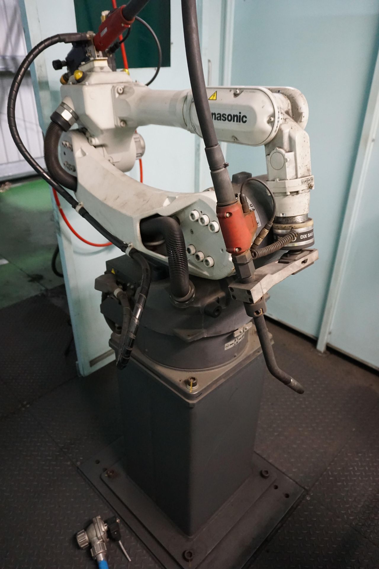 Box frame mounted MiG welding robot cell with a Panasonic TA-1400 G2 6 axis MiG robot - Image 9 of 12