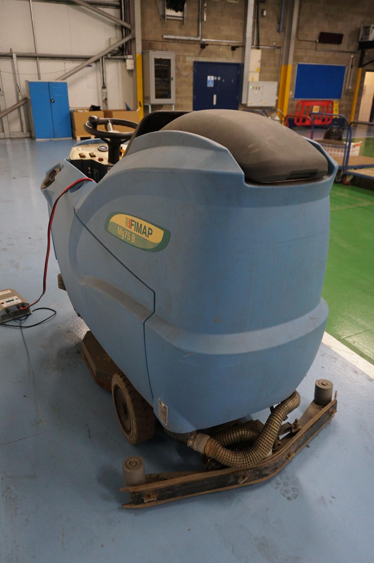 FIMAP Mg75 B ride on industrial floor scrubber/dryer - Image 3 of 9